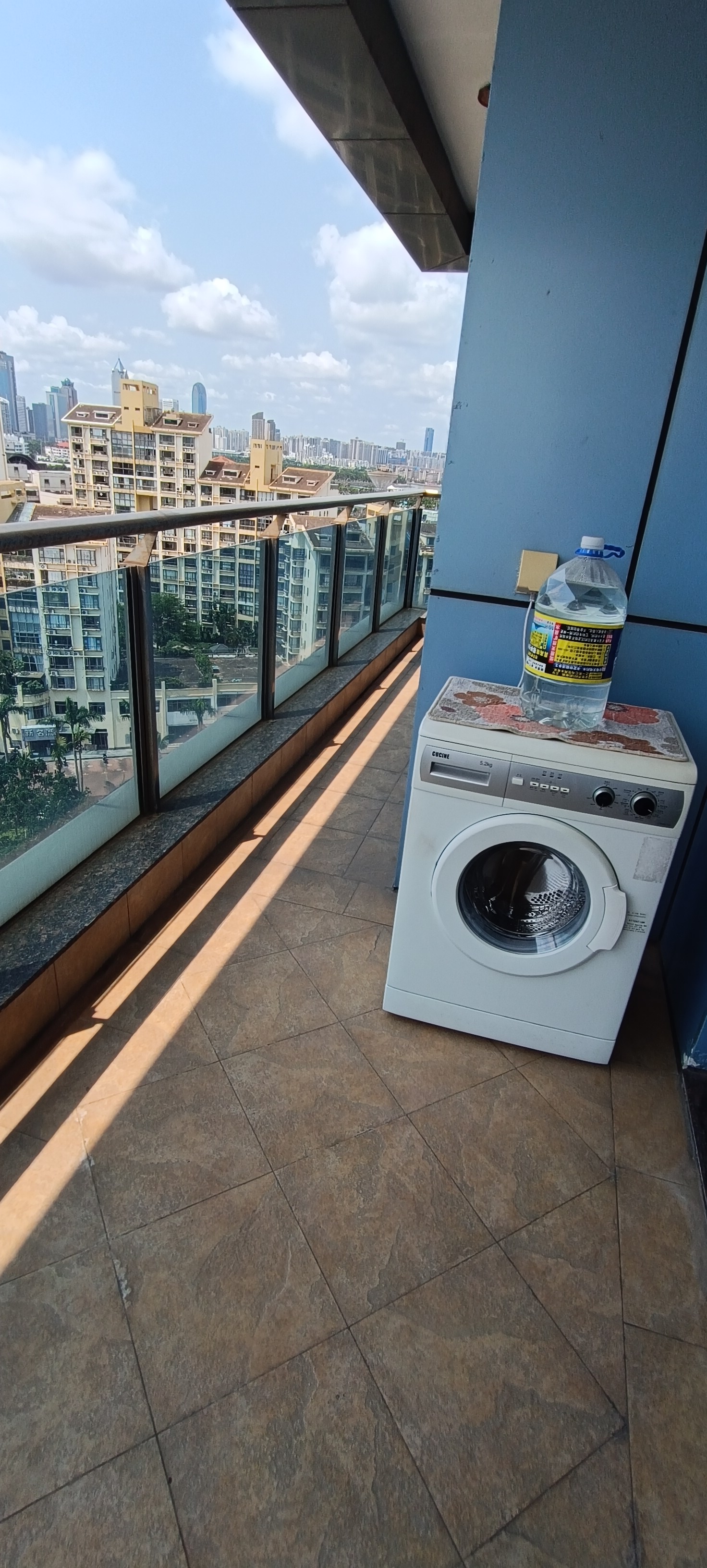 外滩中心 1室1厅1卫 2600.0元/月 外滩中心 1室1厅1卫 2600.0元/月室内图