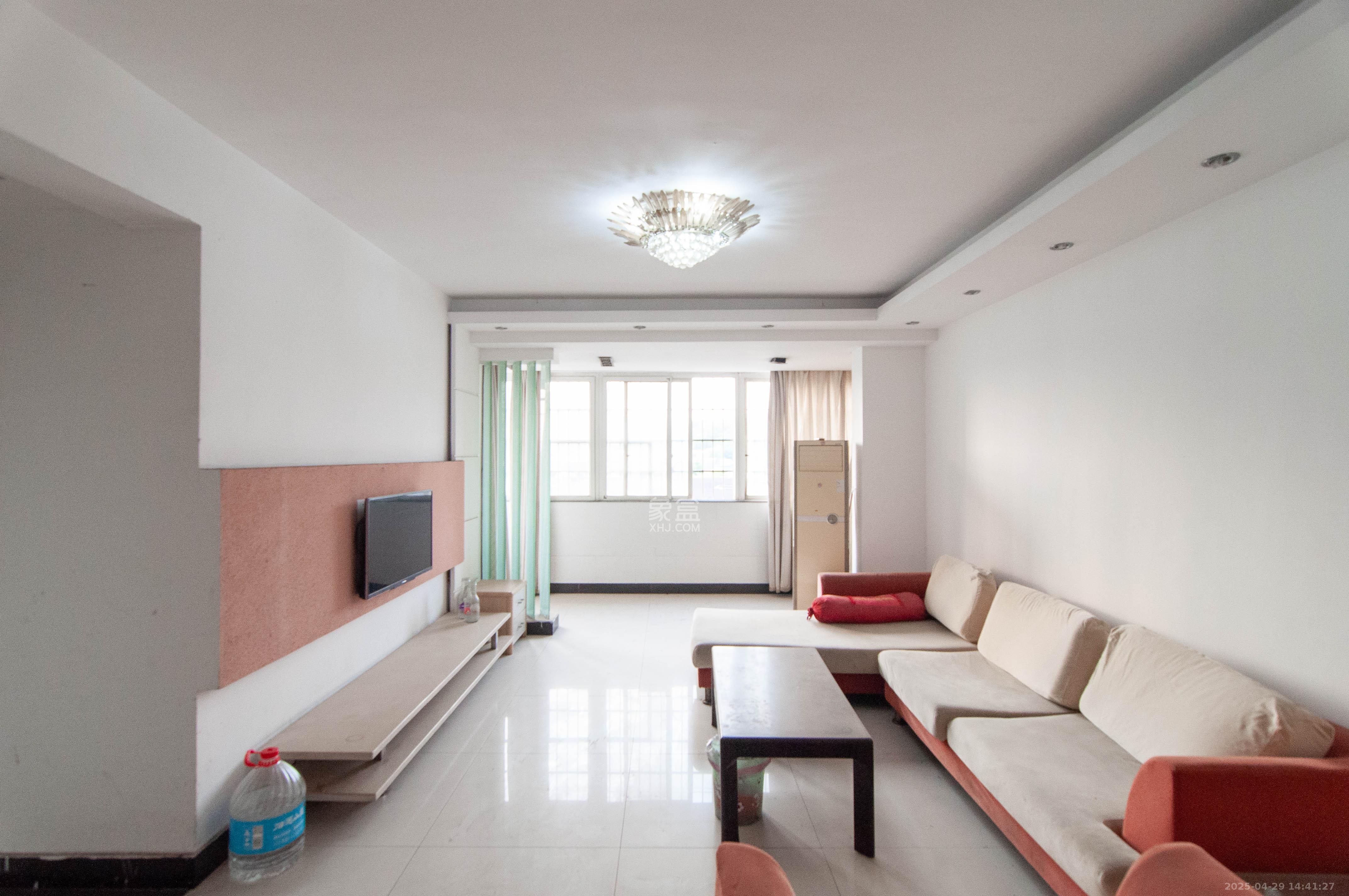 麓谷雅园 3室2厅2卫 69.8万 麓谷雅园 3室2厅2卫 69.8万客厅