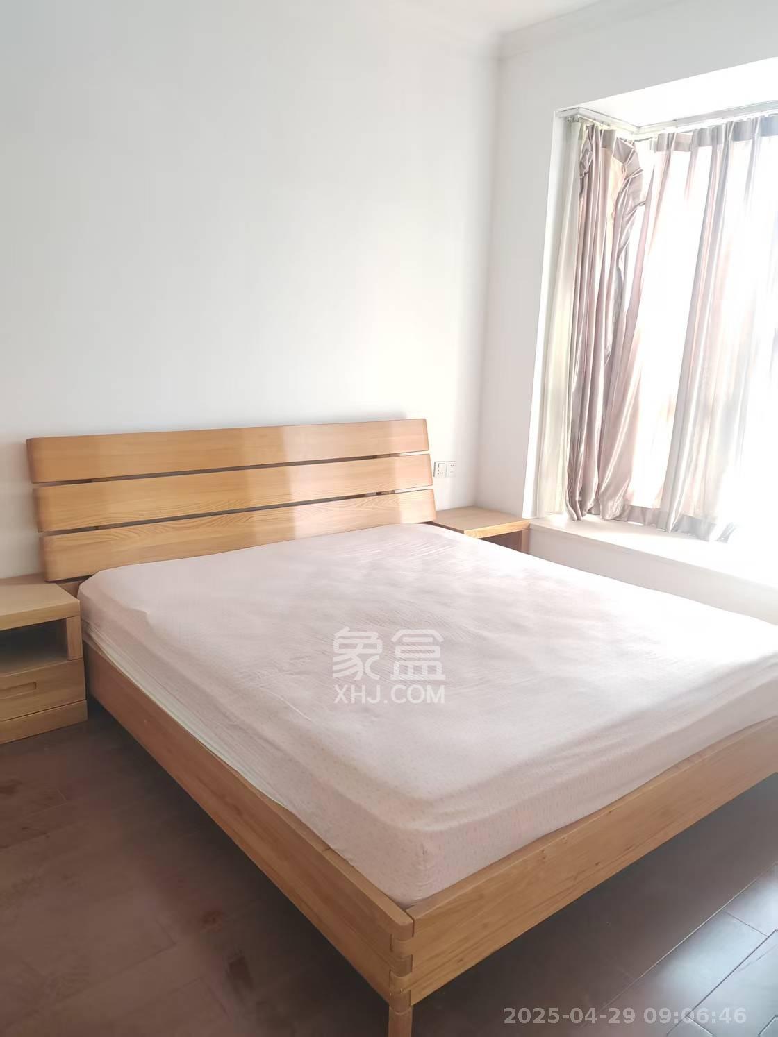 枫华府第 3室2厅2卫 2200.0元/月 枫华府第 3室2厅2卫 2200.0元/月室内图