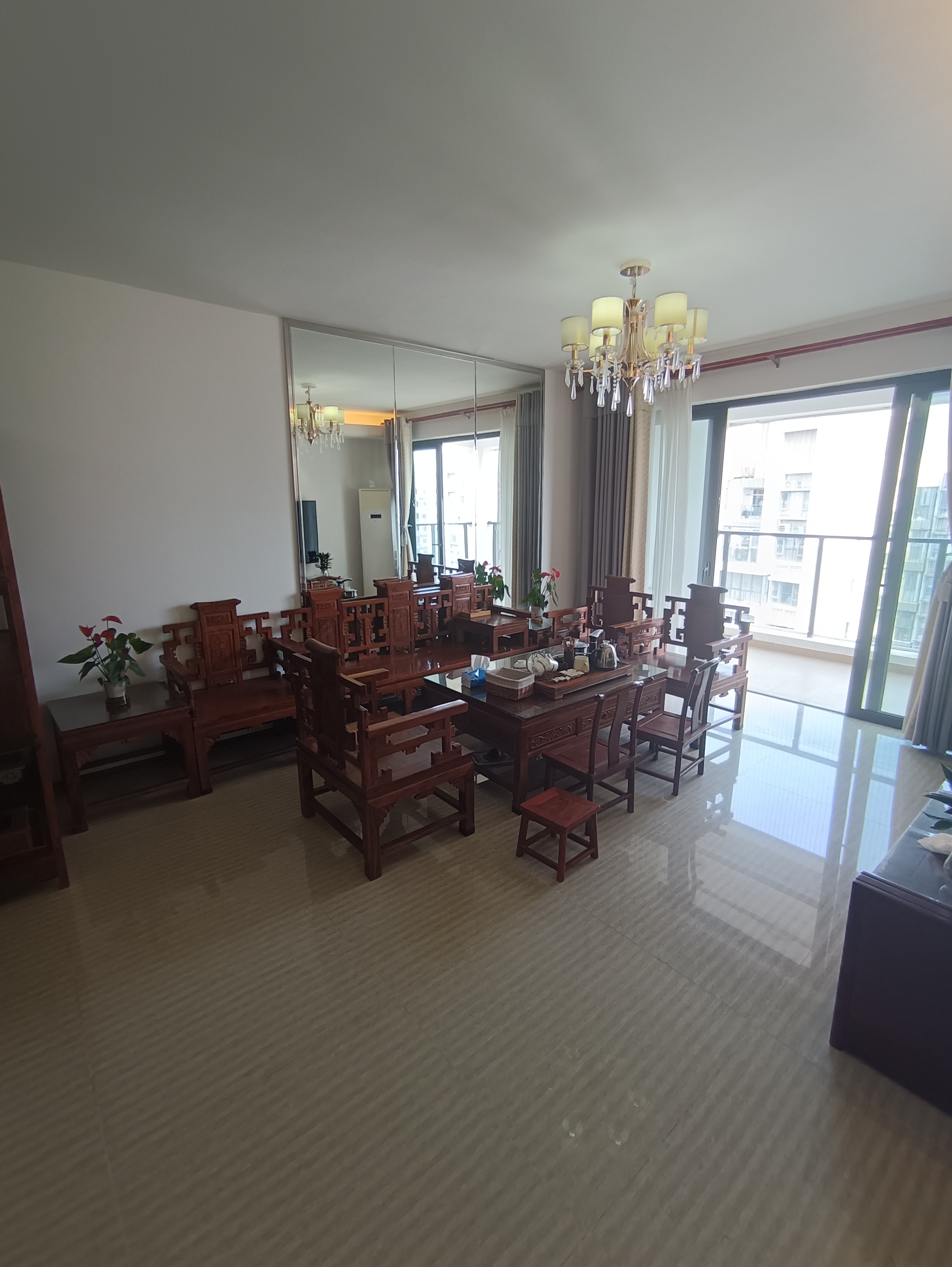 恒大美丽沙天澜湾 3室2厅2卫 253.00万 恒大美丽沙天澜湾 3室2厅2卫 253.00万客厅