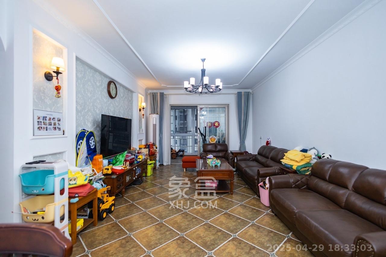 楚天世纪城东苑 3室2厅2卫 2600.0元/月 楚天世纪城东苑 3室2厅2卫 2600.0元/月室内图