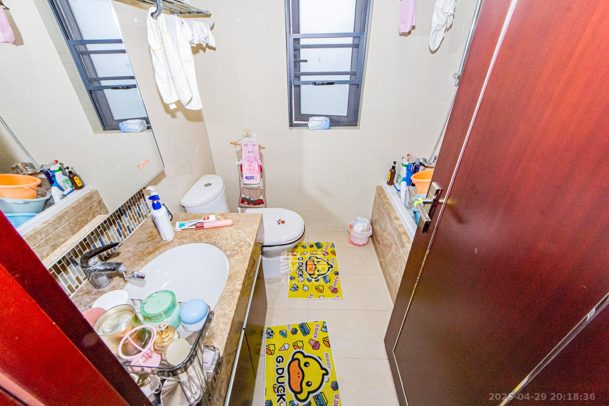 珠江郦城薰衣道  4室2厅2卫    143.0万 珠江郦城薰衣道  4室2厅2卫    143.0万卫生间