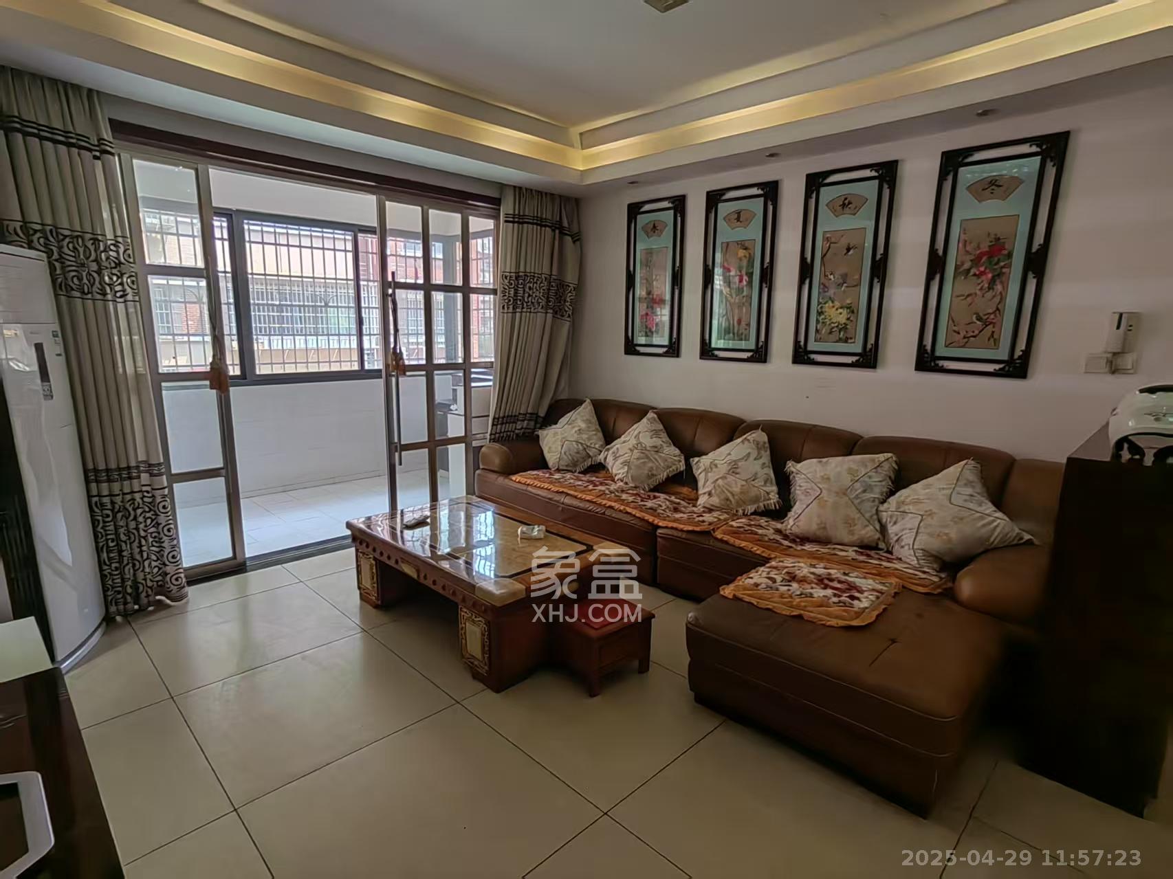 和谐小区(五里堆) 3室2厅2卫 1500.0元/月 和谐小区(五里堆) 3室2厅2卫 1500.0元/月室内图