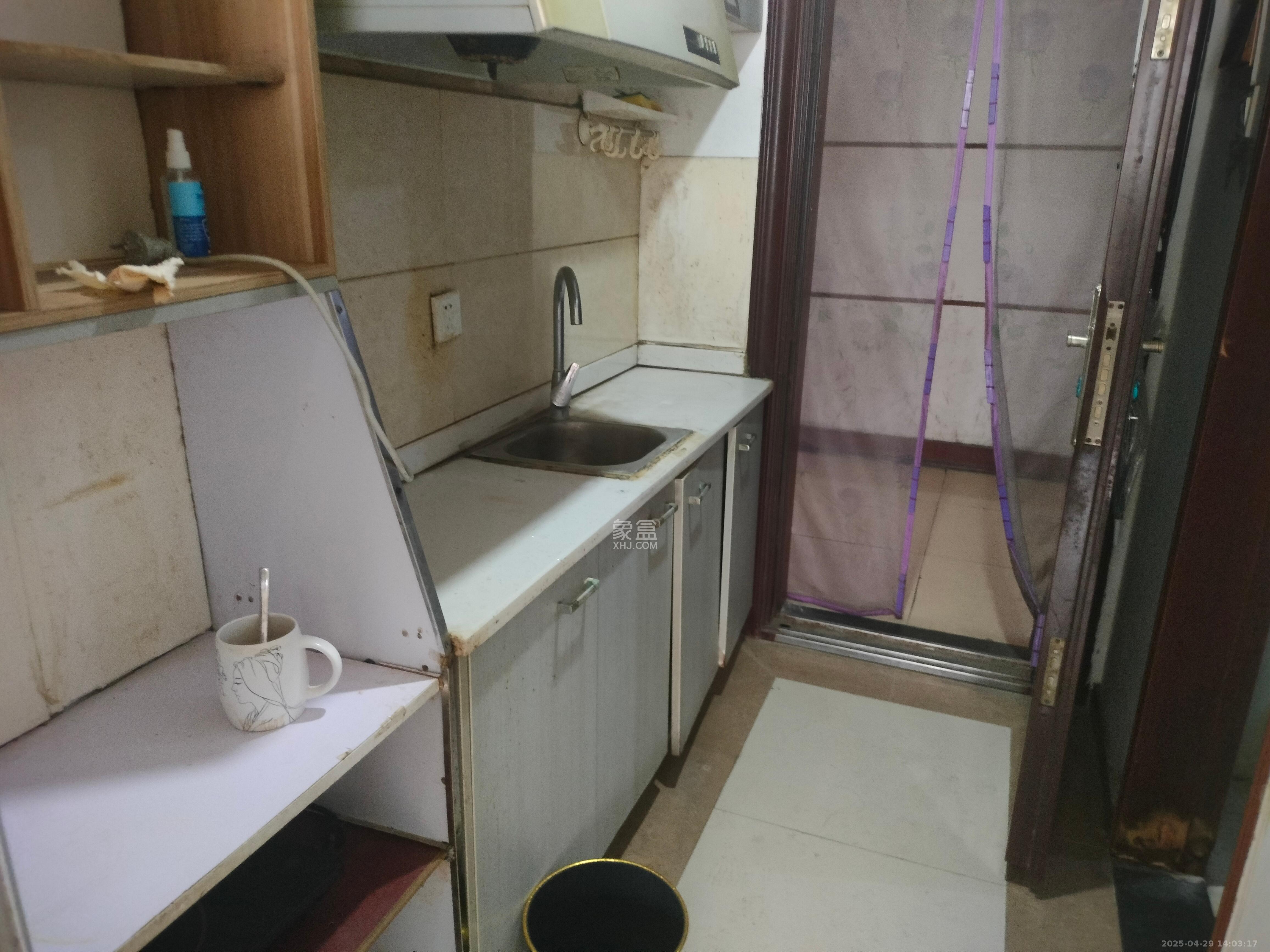 华瑞电子商厦（湖南科佳摄影城）  1室1厅1卫   1200.00元/月室内图