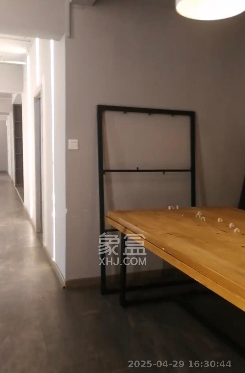 德思勤城市广场（宝格丽公寓）   135.0㎡      8500.0元/月室内图