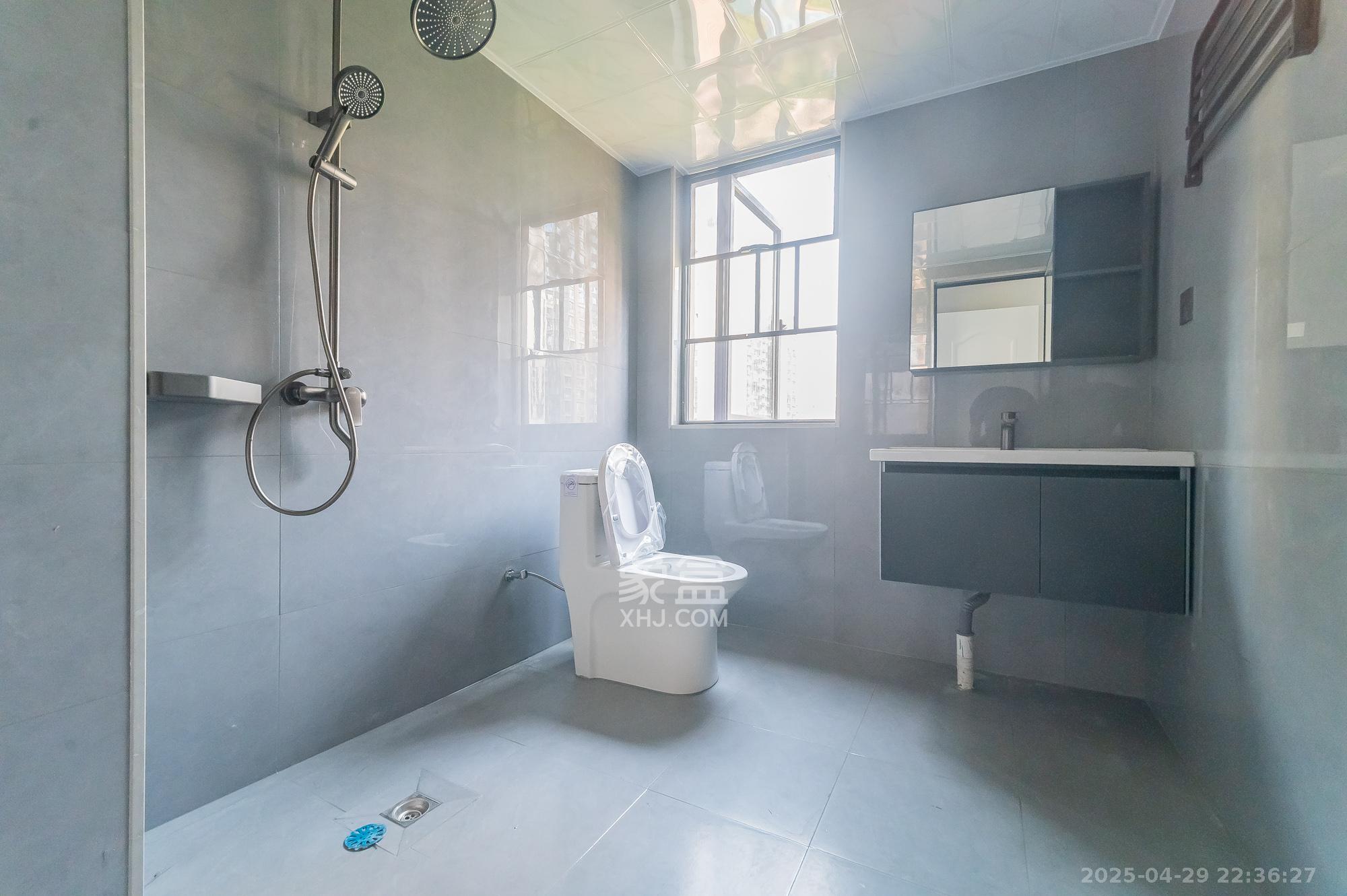 中建悦和城 4室2厅2卫 130.0万 中建悦和城 4室2厅2卫 130.0万卫生间