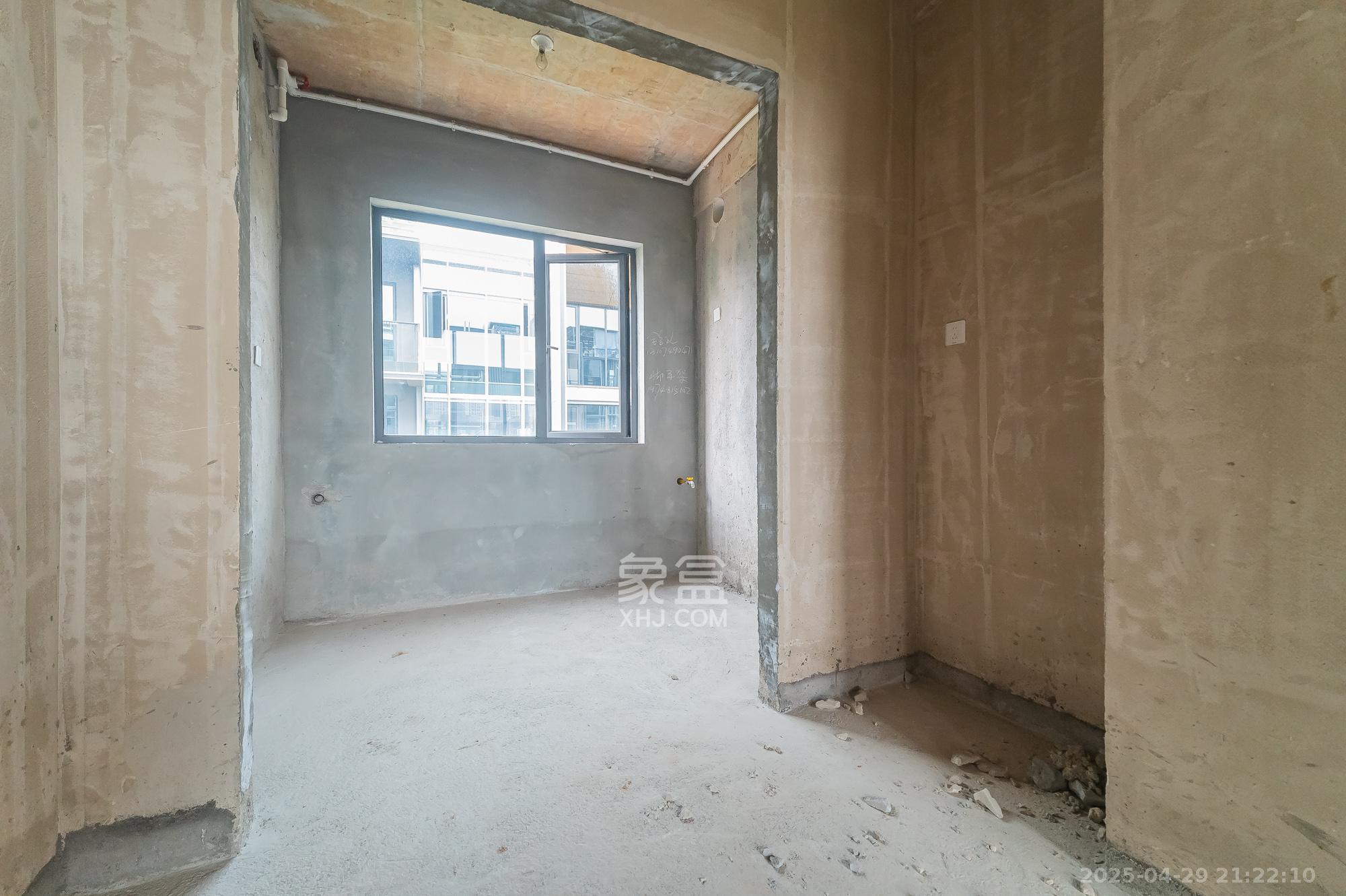 绿城美的明月江南  5室2厅3卫    190.0万 绿城美的明月江南  5室2厅3卫    190.0万其他