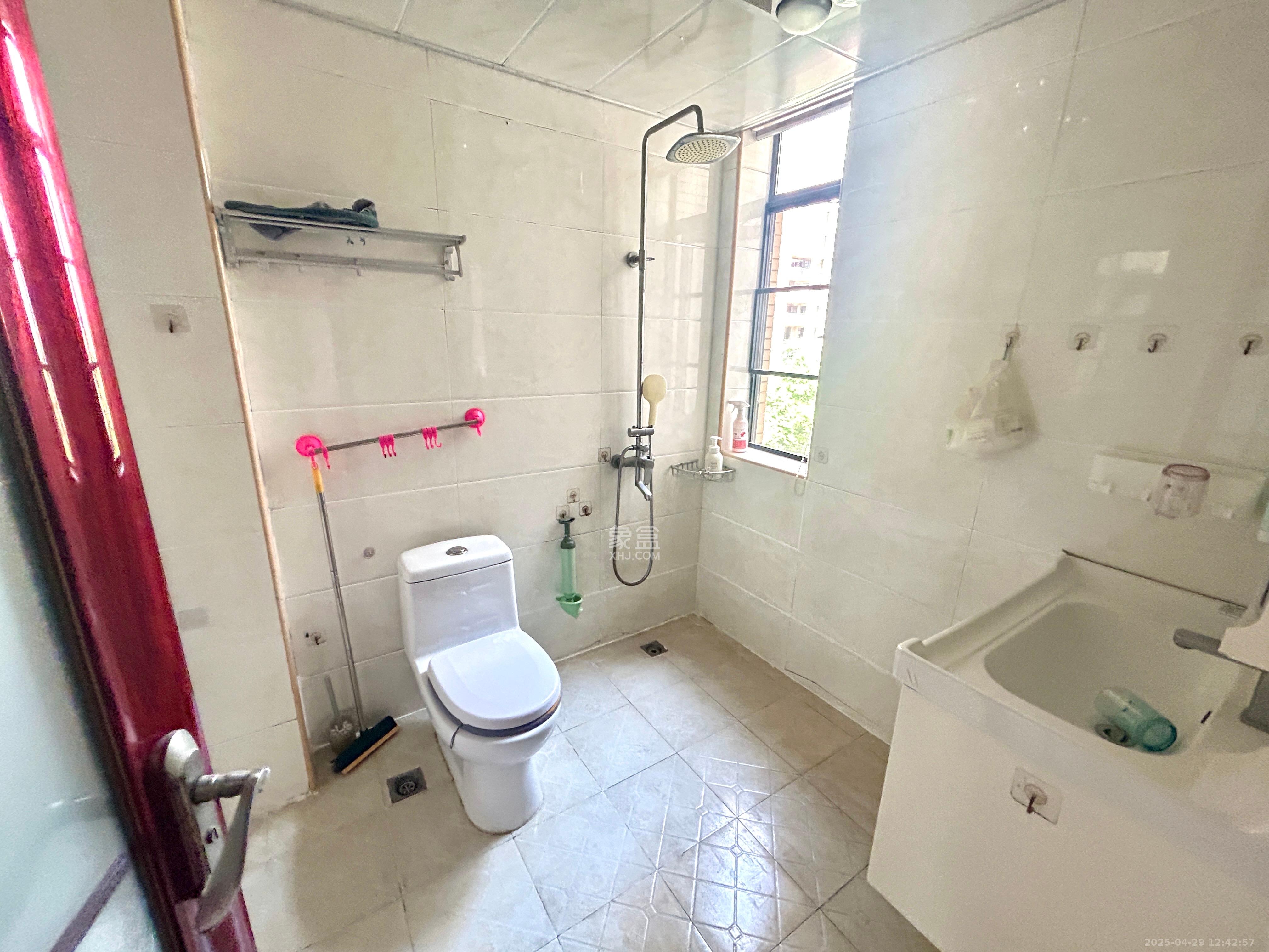 江河双水湾  1室2厅2卫   2800.00元/月室内图