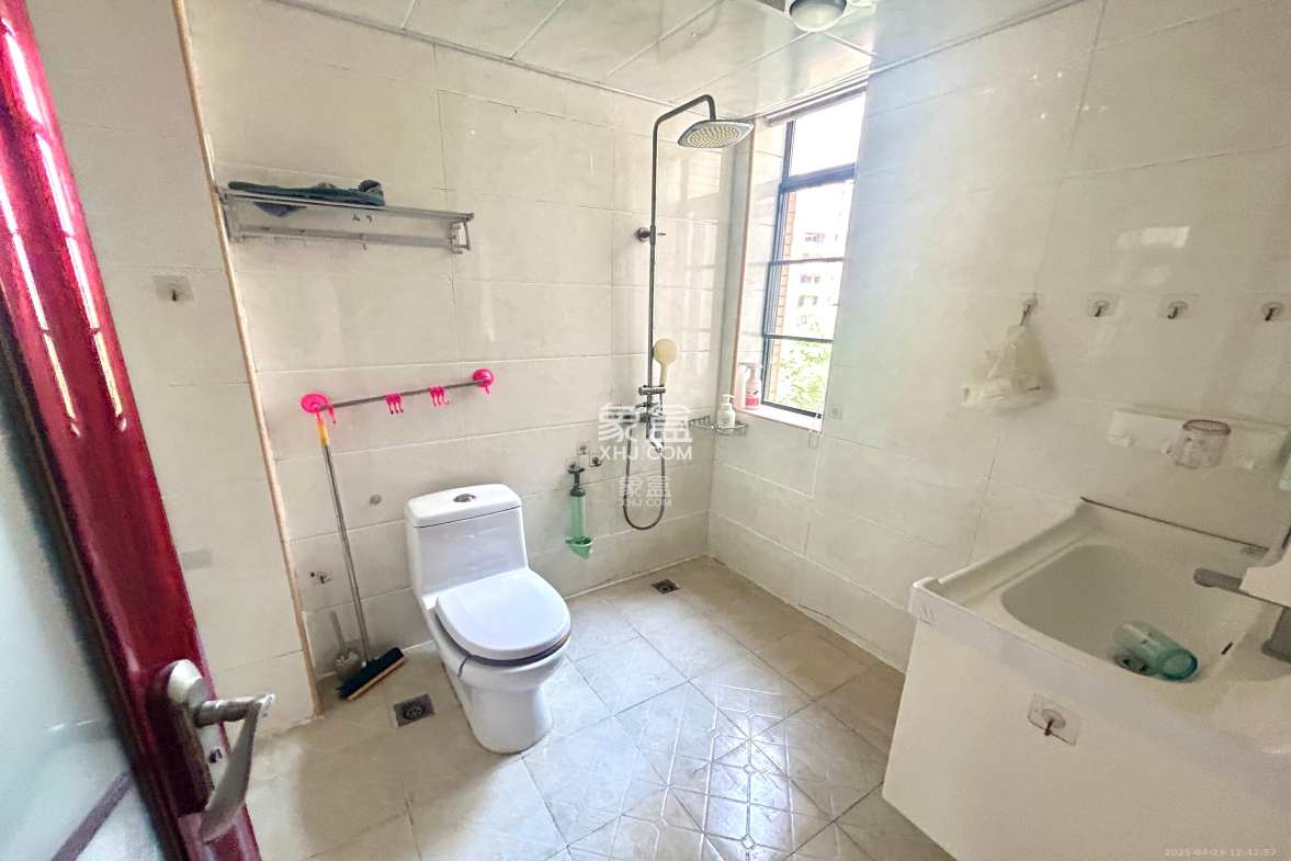 江河双水湾 1室2厅2卫 2800.0元/月 江河双水湾 1室2厅2卫 2800.0元/月室内图