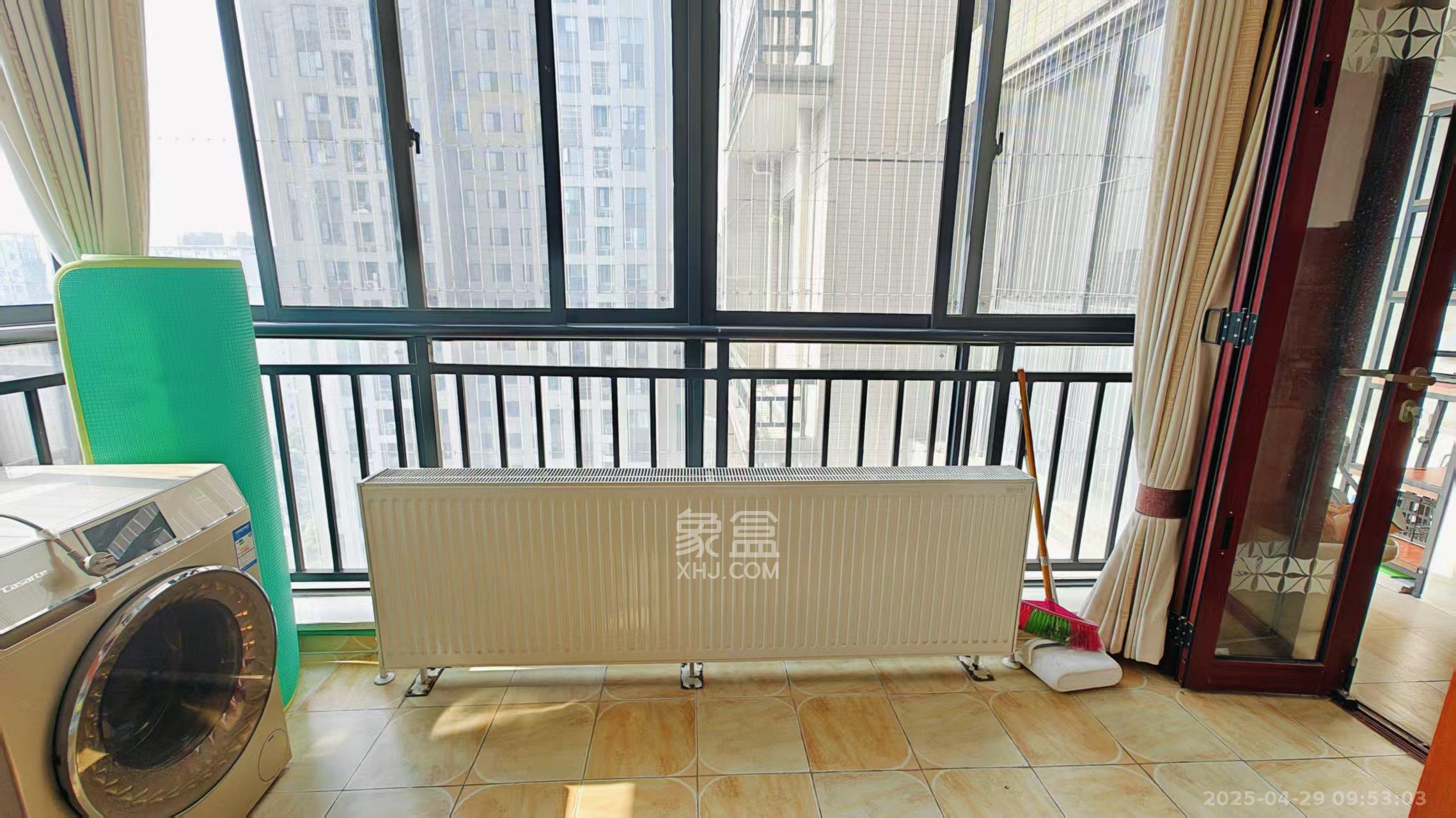 胜家雅苑  4室2厅2卫   4000.00元/月室内图