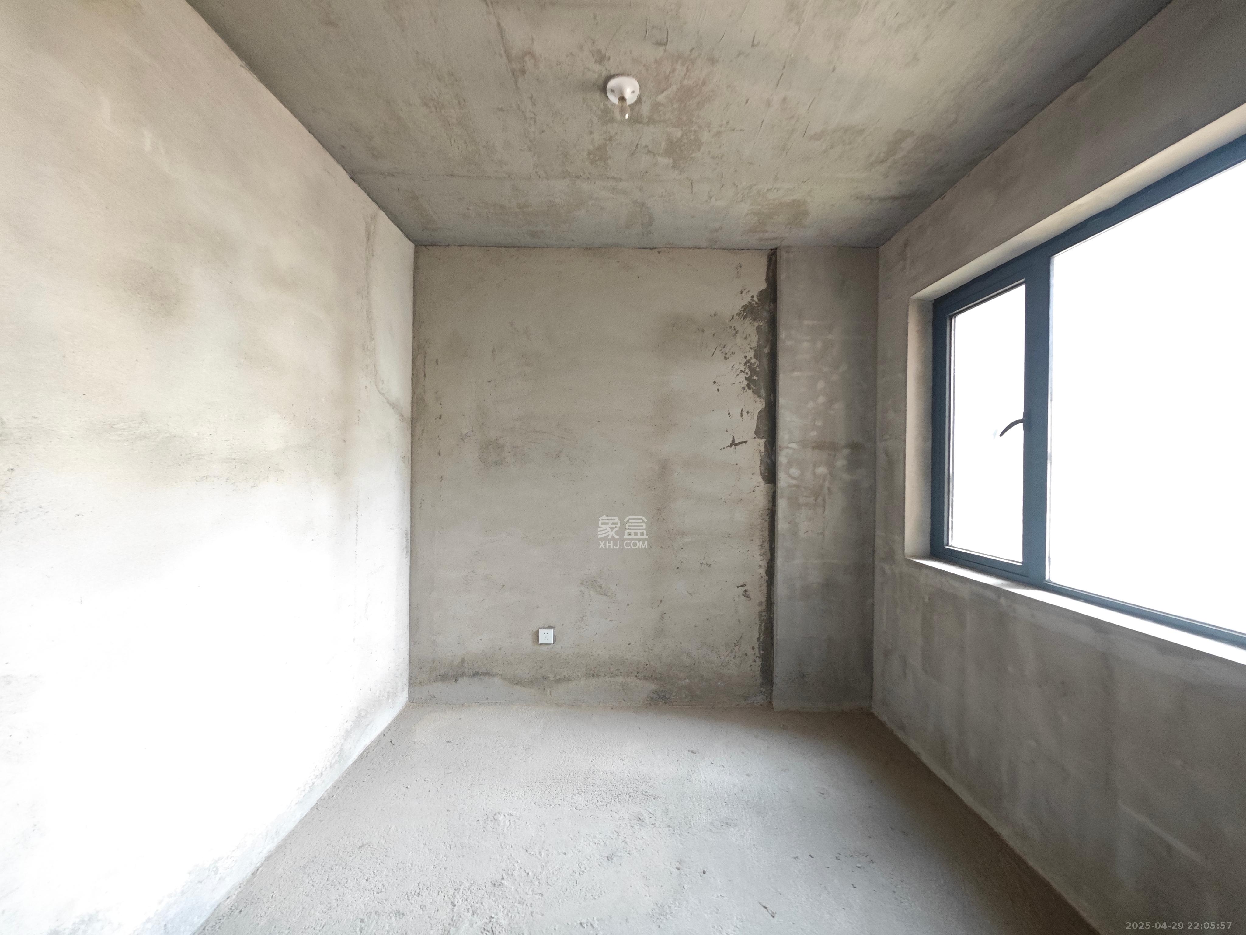 中建嘉和城  3室2厅2卫   120.00万卧室