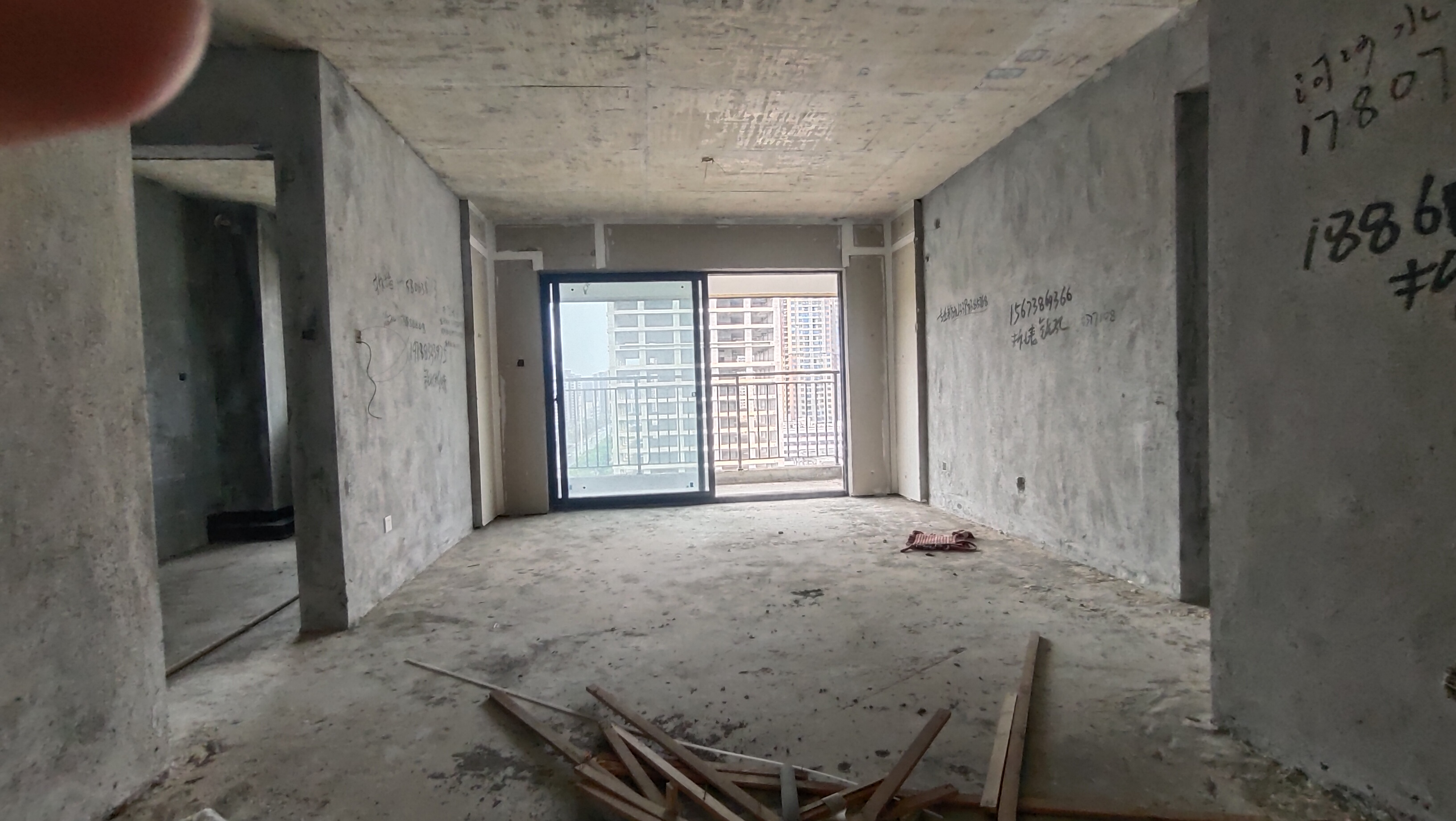 宁邦中心(二期公园里) 4室2厅2卫 67.8万 宁邦中心(二期公园里) 4室2厅2卫 67.8万客厅