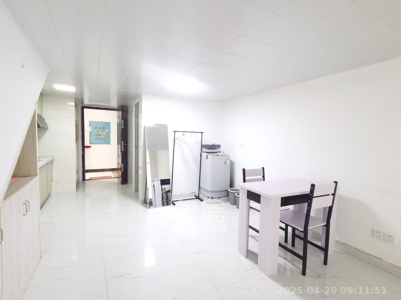 中建芙蓉嘉苑 1室1厅1卫 1300.0元/月 中建芙蓉嘉苑 1室1厅1卫 1300.0元/月室内图