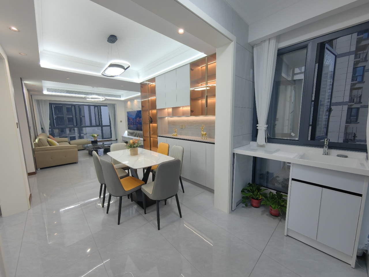 保利时光印象 4室2厅2卫 2380.0元/月 保利时光印象 4室2厅2卫 2380.0元/月室内图