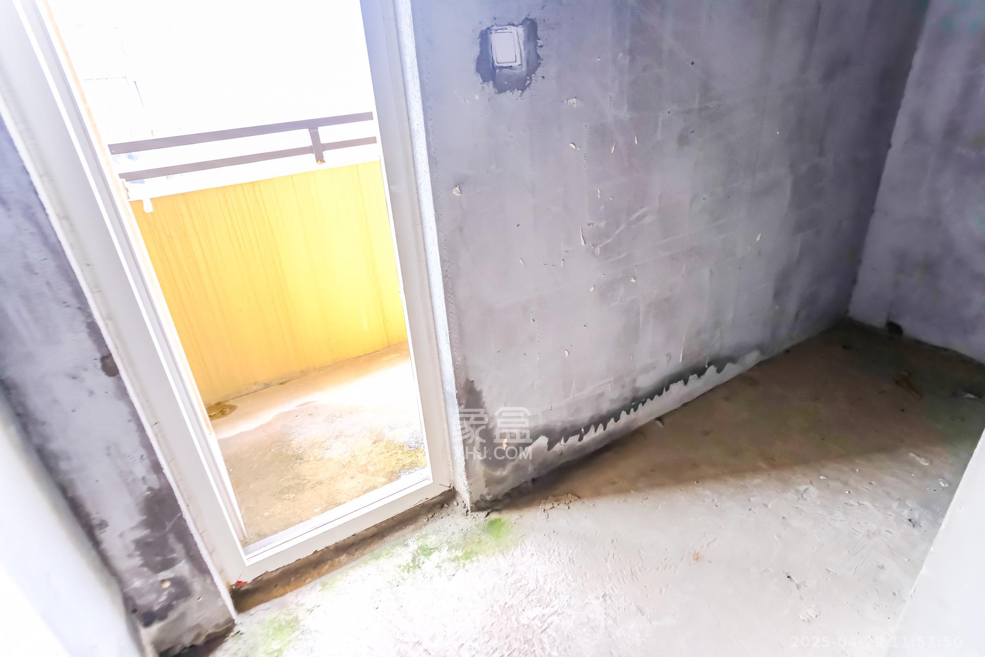 保利香槟国际 4室2厅1卫 91.0万 保利香槟国际 4室2厅1卫 91.0万卧室