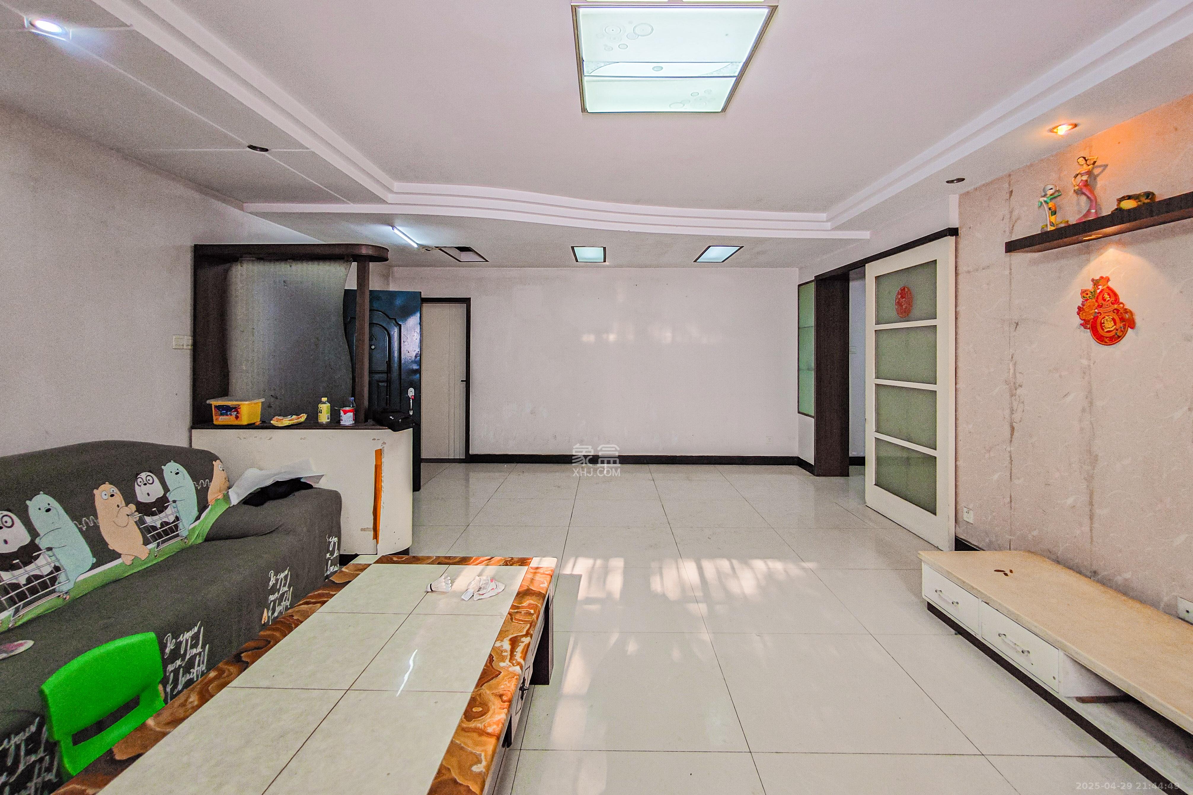 杨铭园  4室2厅2卫    88.0万 杨铭园  4室2厅2卫    88.0万客厅