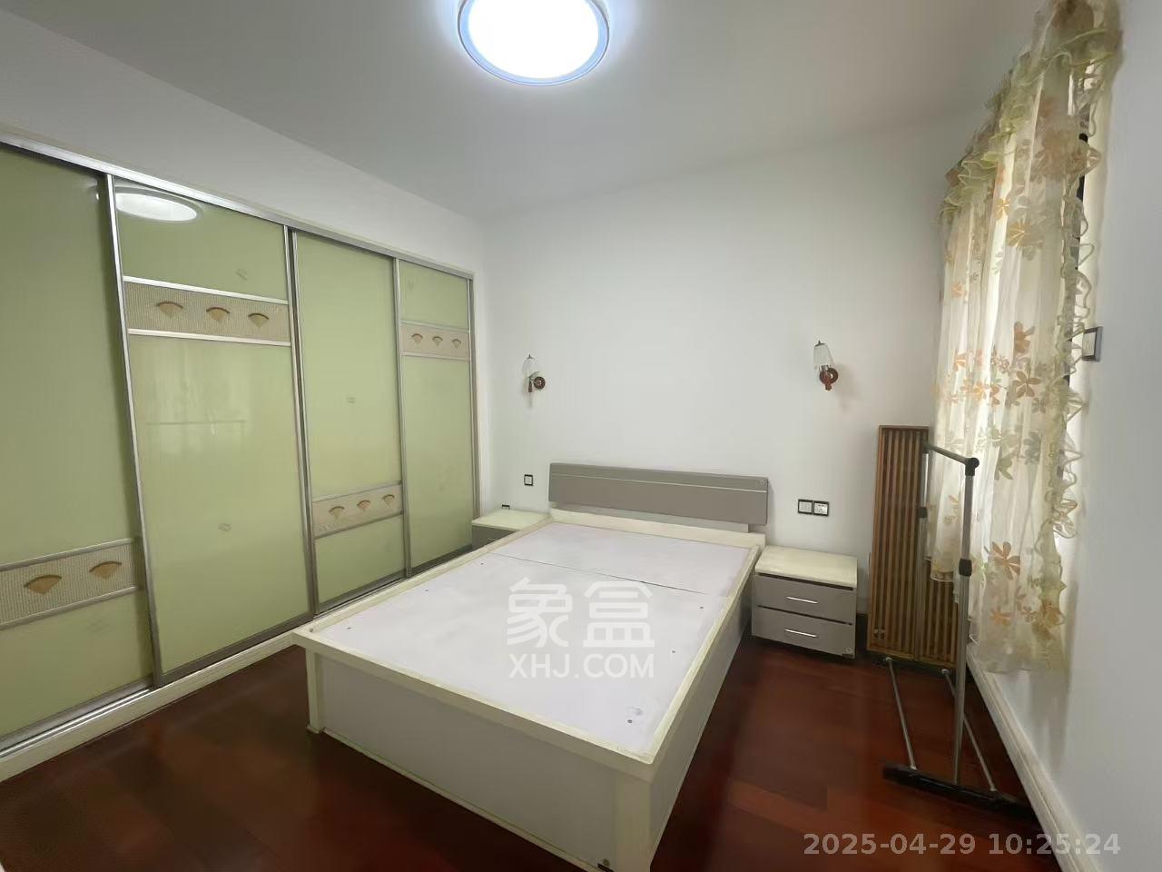 华丽家族  3室1厅2卫   3000.00元/月室内图