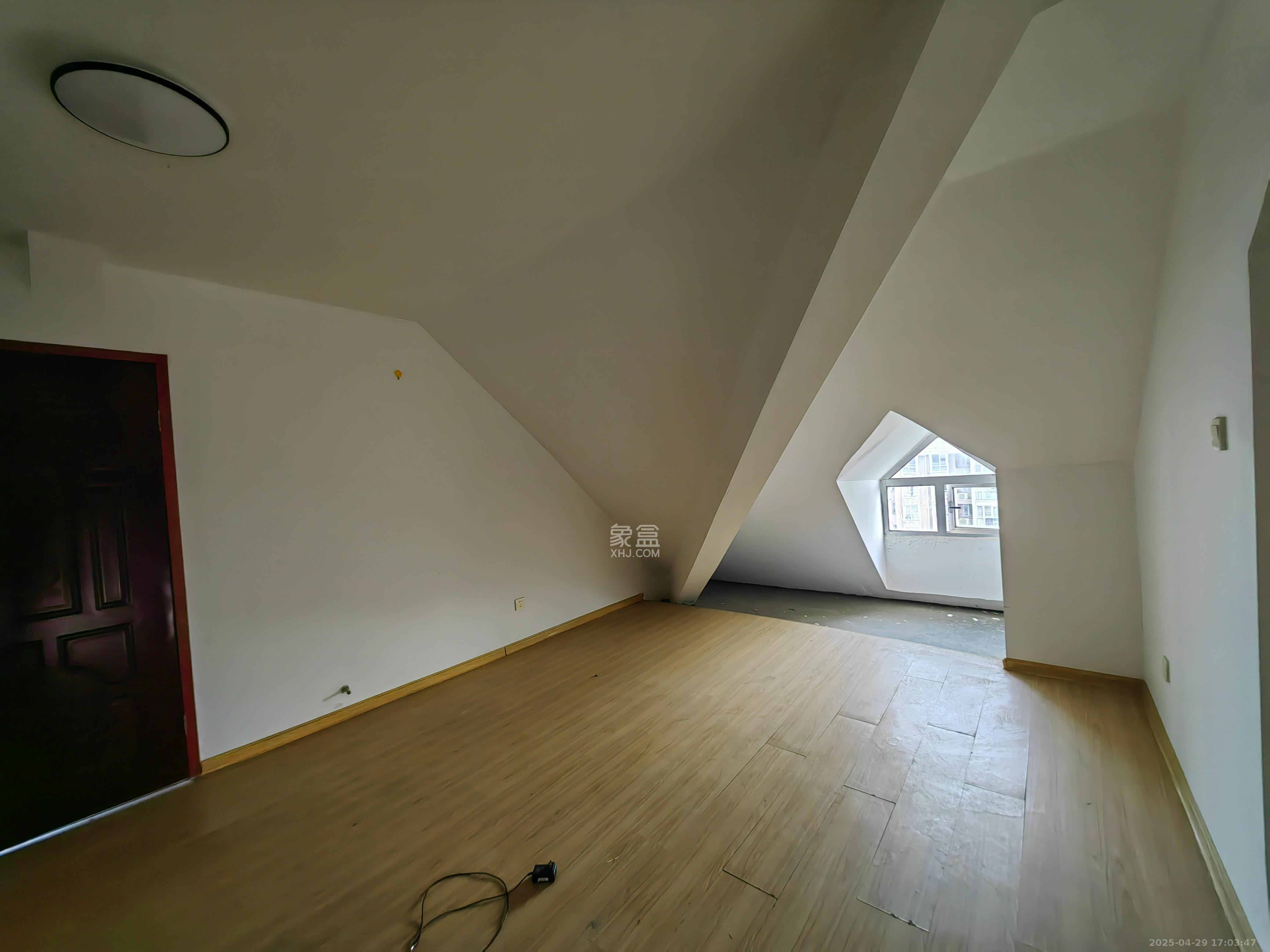 恒广国际景园一二区 2室2厅1卫 1800.0元/月 恒广国际景园一二区 2室2厅1卫 1800.0元/月室内图