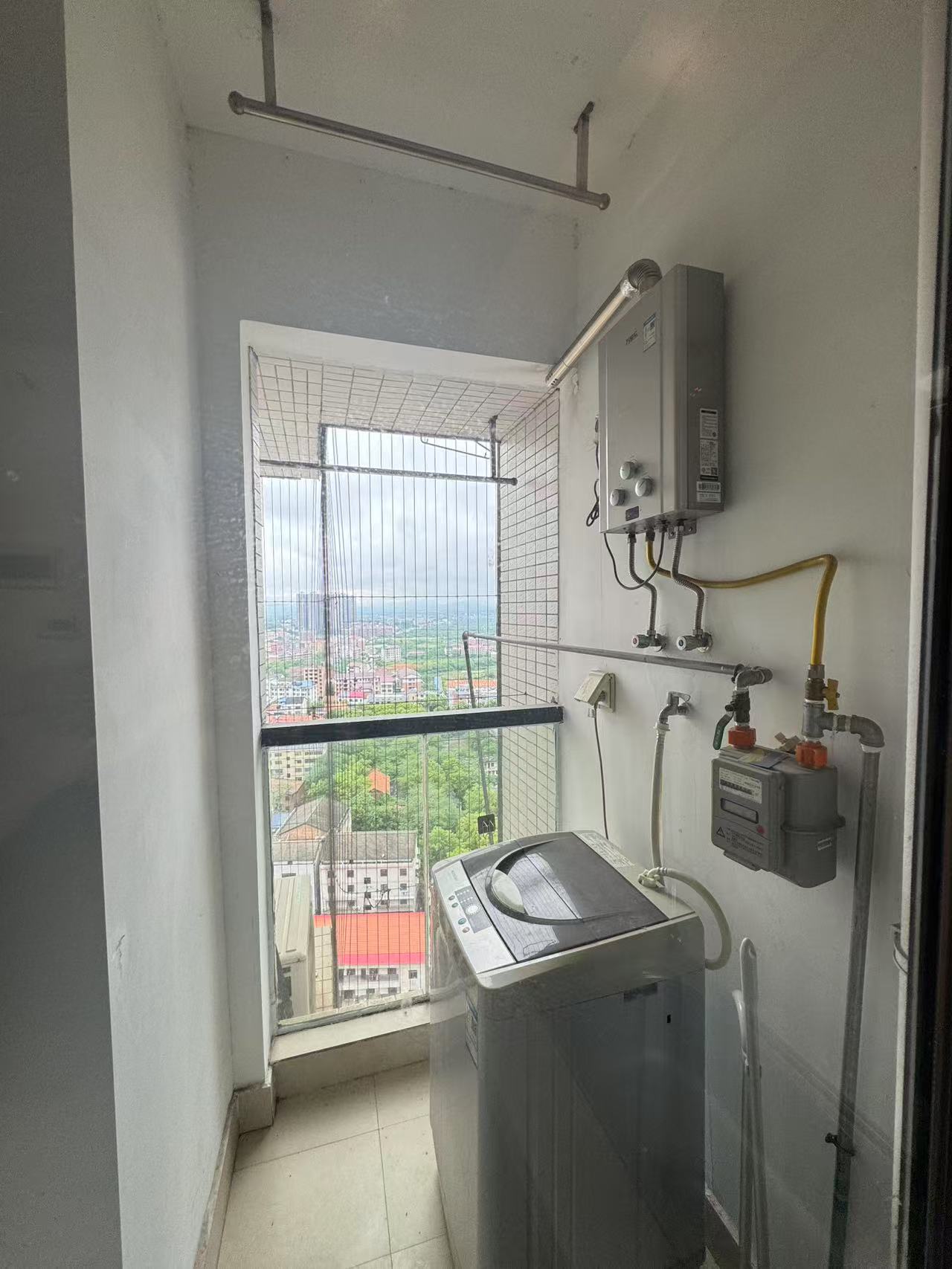 珠江愉景新城  1室1厅1卫   1200.00元/月