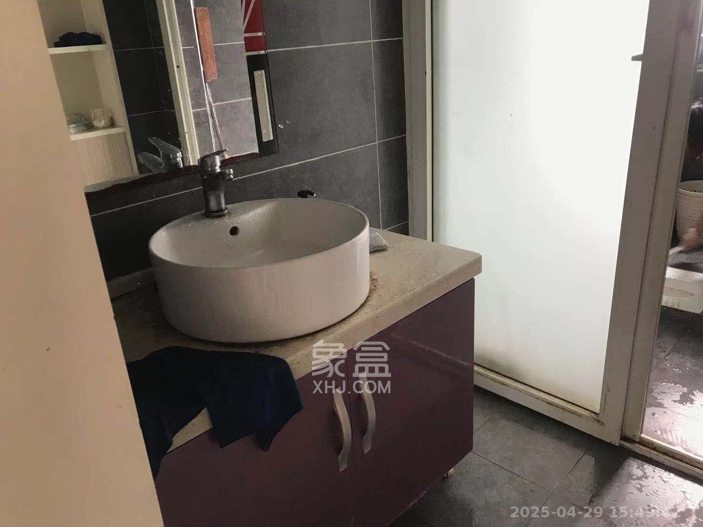 蝴蝶谷 3室2厅1卫 1500.0元/月 蝴蝶谷 3室2厅1卫 1500.0元/月室内图