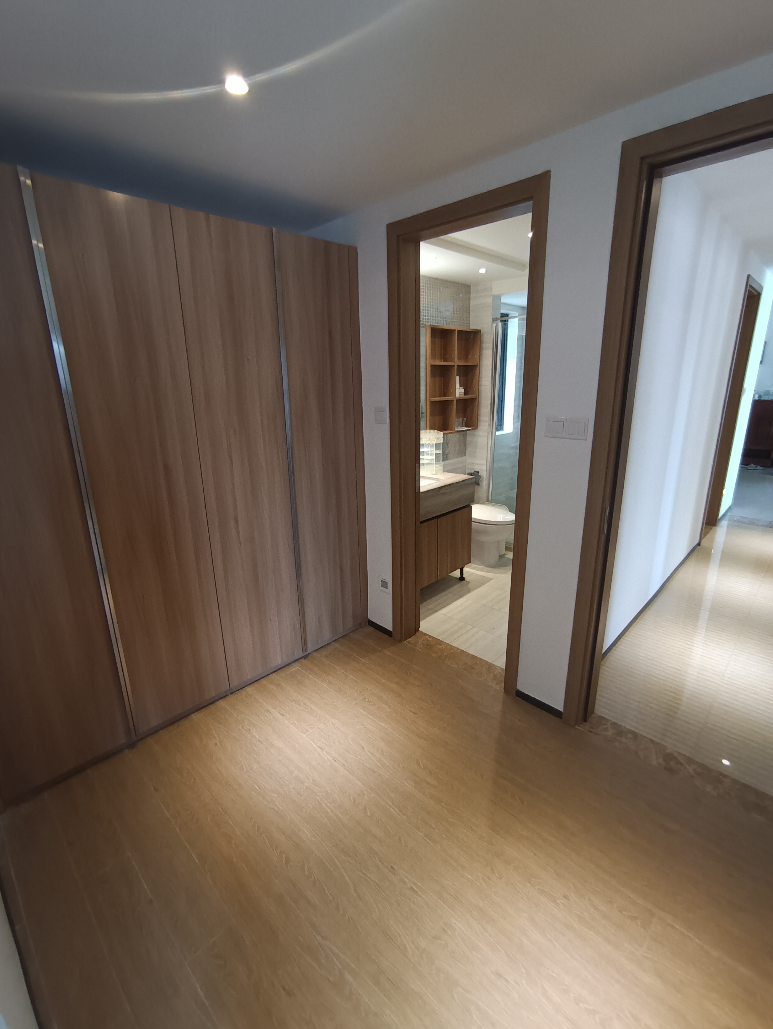 恒大美丽沙天澜湾 3室2厅2卫 253.00万 恒大美丽沙天澜湾 3室2厅2卫 253.00万客厅