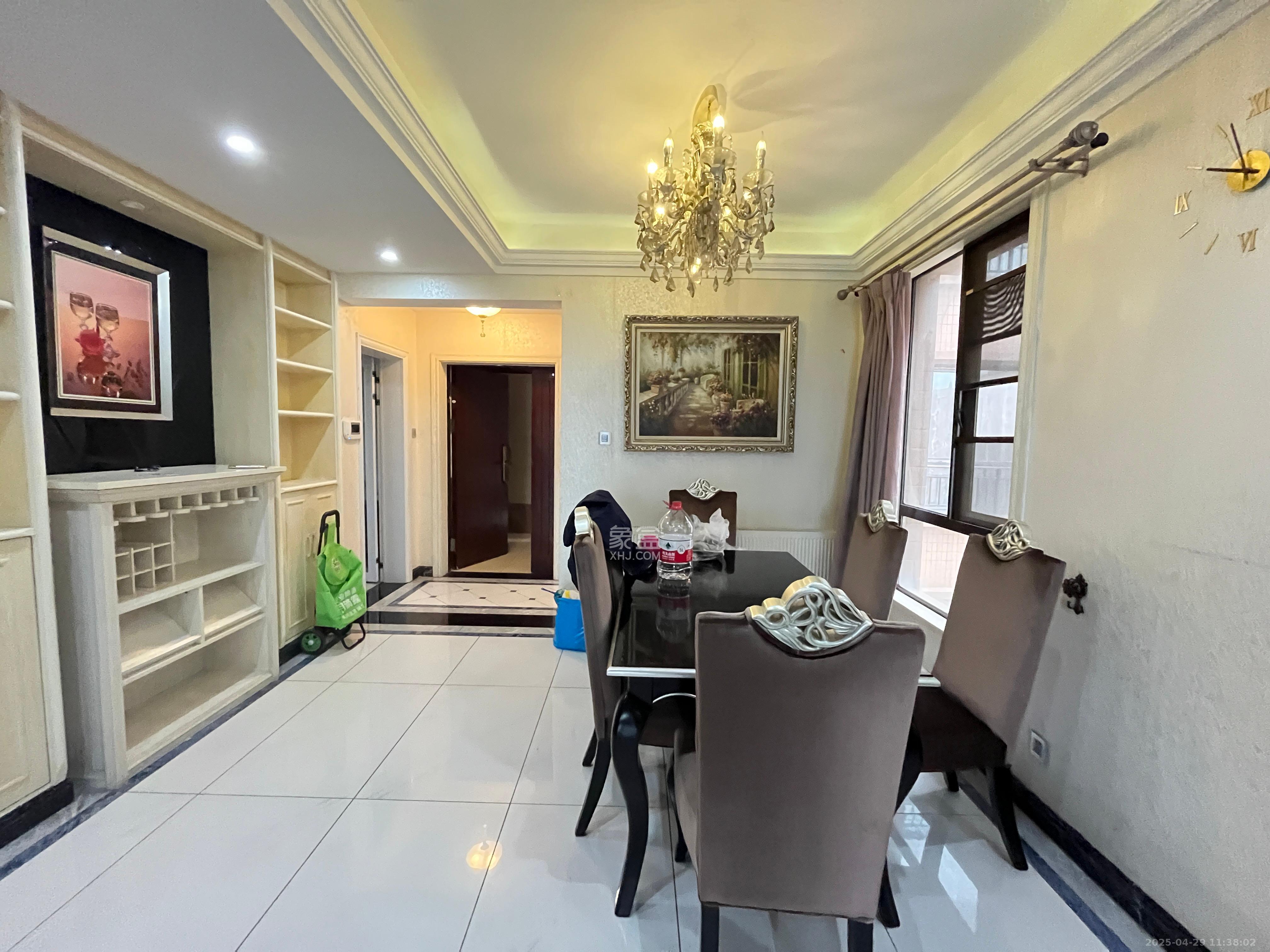 融科檀香山(融科紫檀、香山国际) 4室2厅2卫 4500.0元/月 融科檀香山(融科紫檀、香山国际) 4室2厅2卫 4500.0元/月室内图