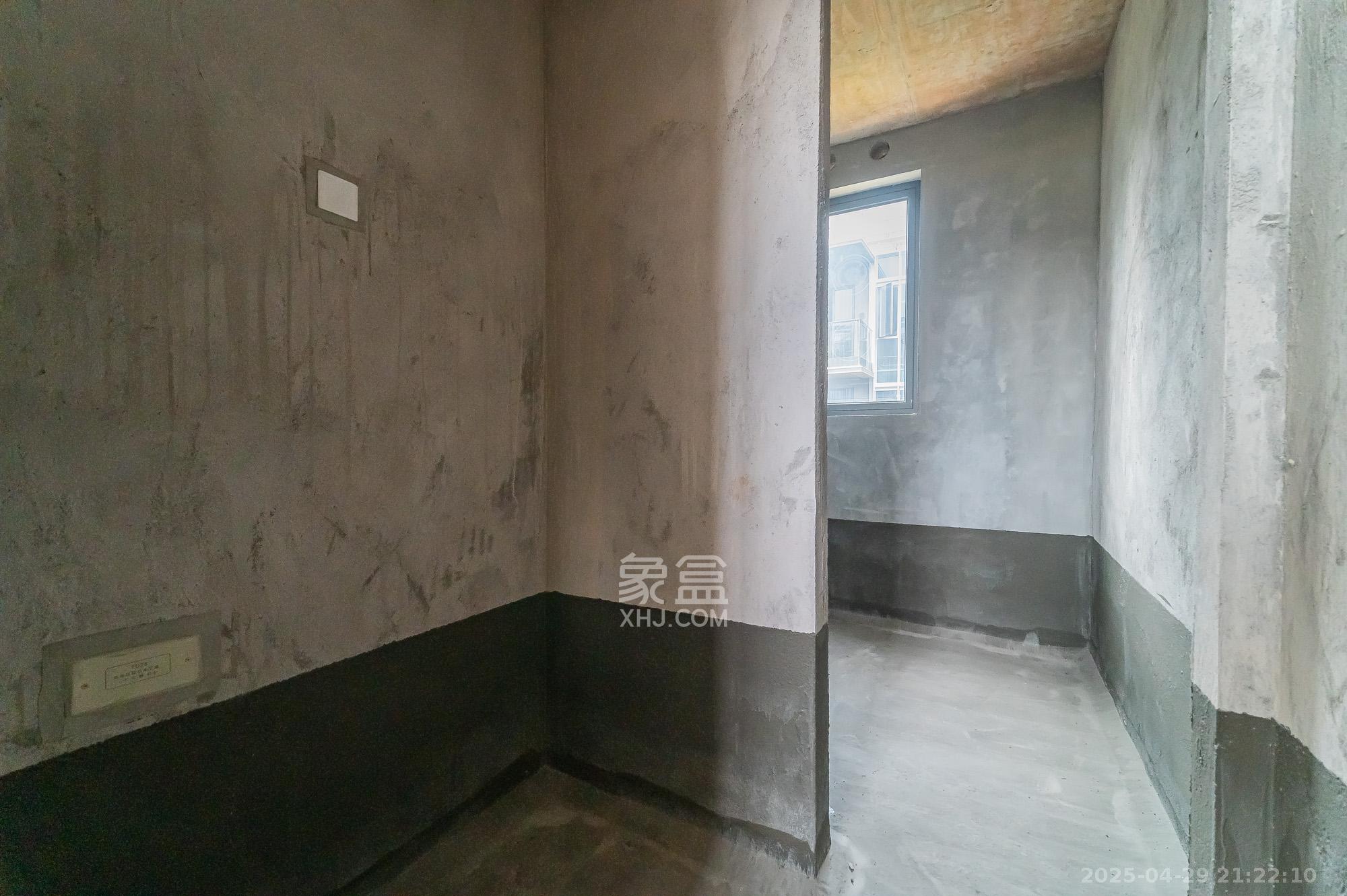 绿城美的明月江南  5室2厅3卫    190.0万 绿城美的明月江南  5室2厅3卫    190.0万其他