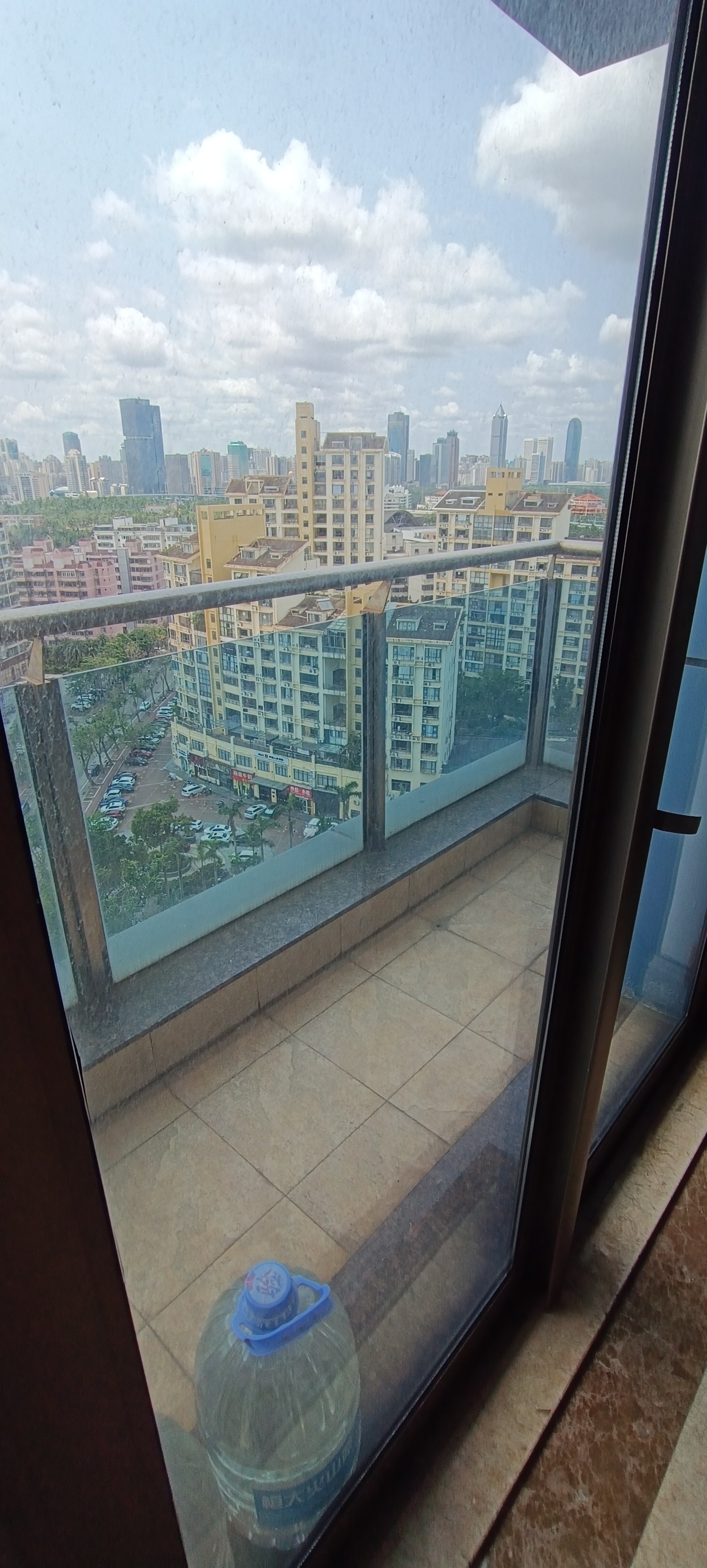 外滩中心 1室1厅1卫 2600.0元/月 外滩中心 1室1厅1卫 2600.0元/月室内图