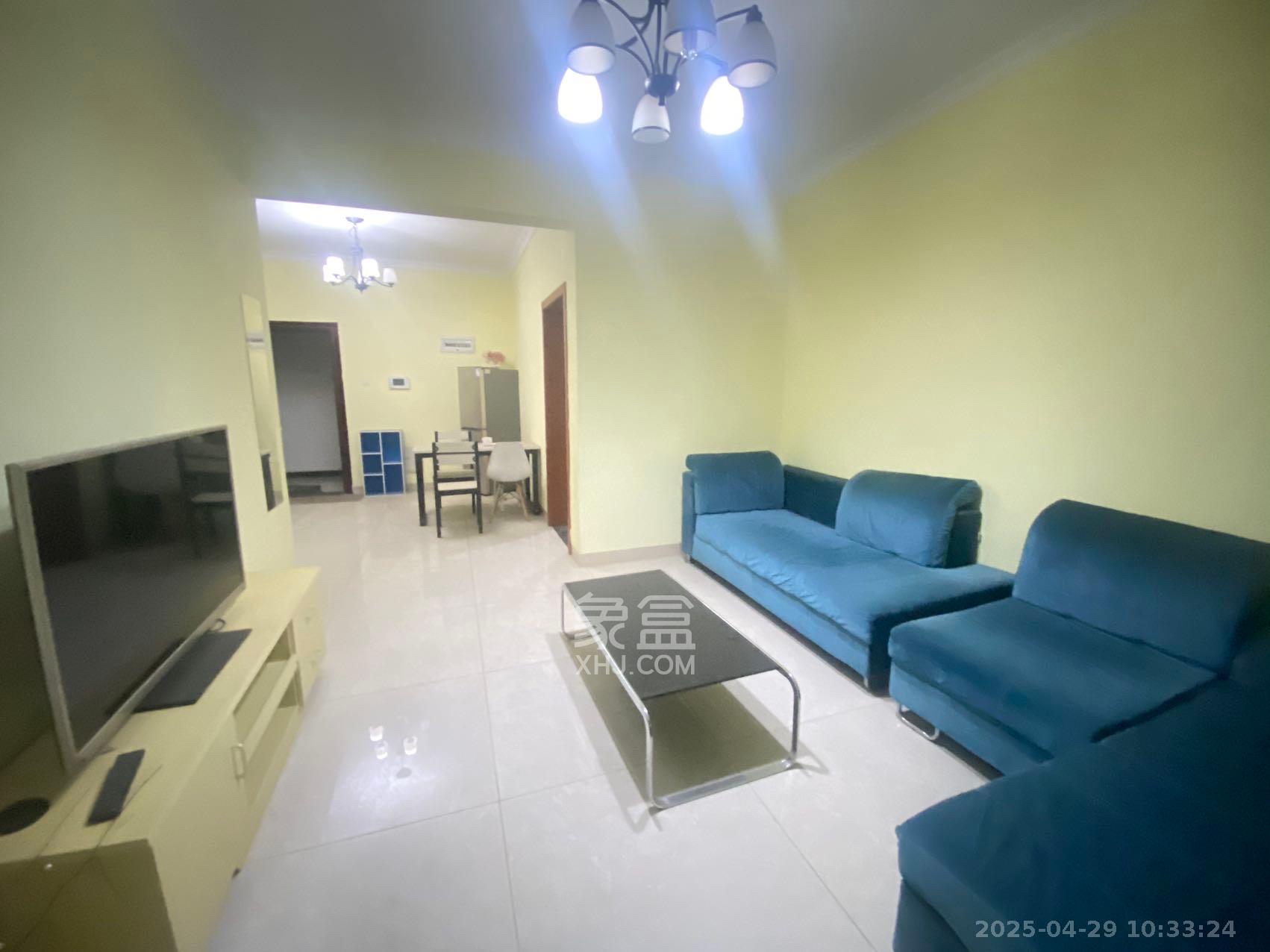 香芙嘉园(广铁湘府嘉园)  2室1厅1卫    2000.0元/月 香芙嘉园(广铁湘府嘉园)  2室1厅1卫    2000.0元/月室内图