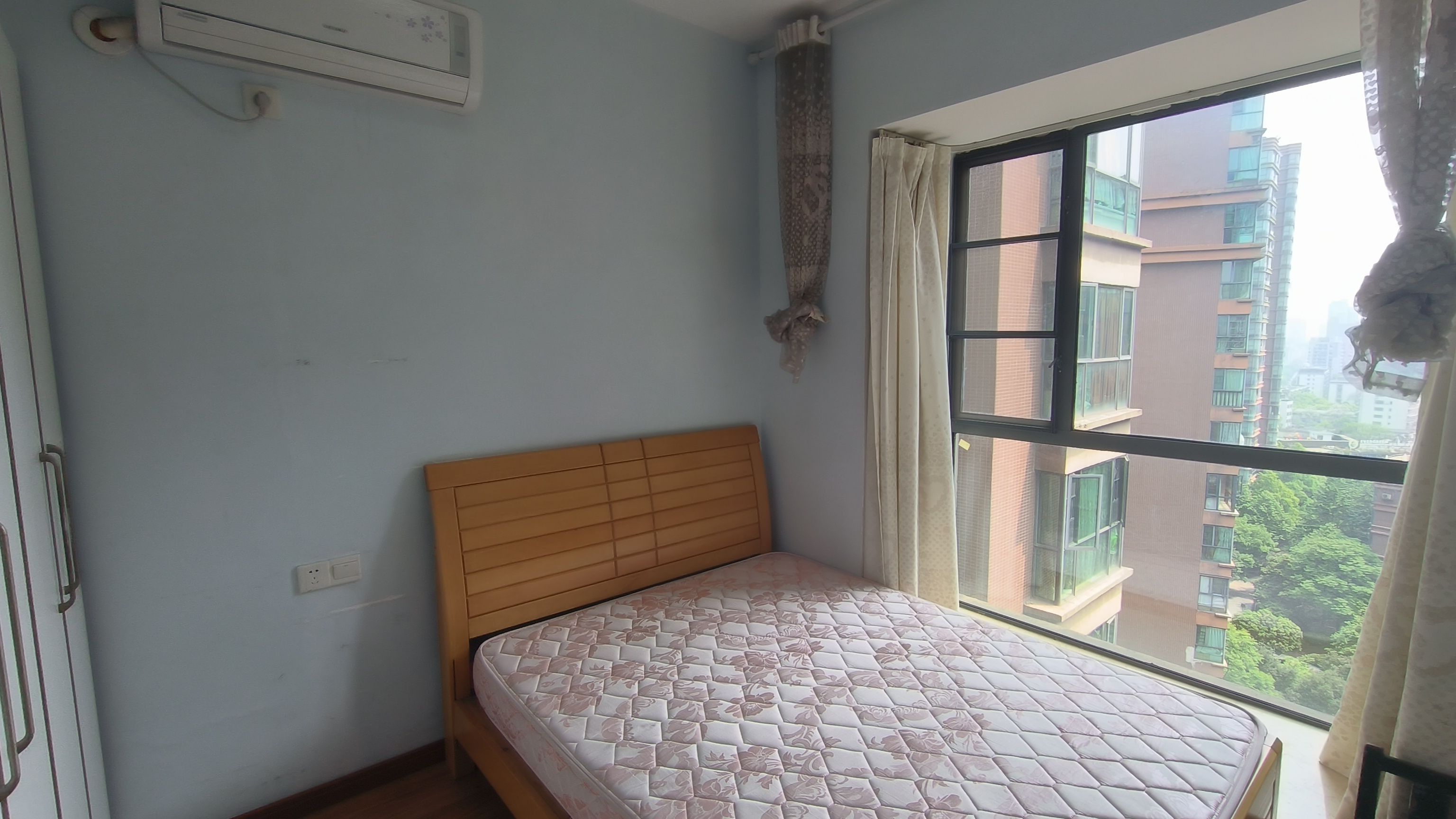 中泰峰境 3室2厅1卫 1800.00元/月 中泰峰境 3室2厅1卫 1800.00元/月室内图