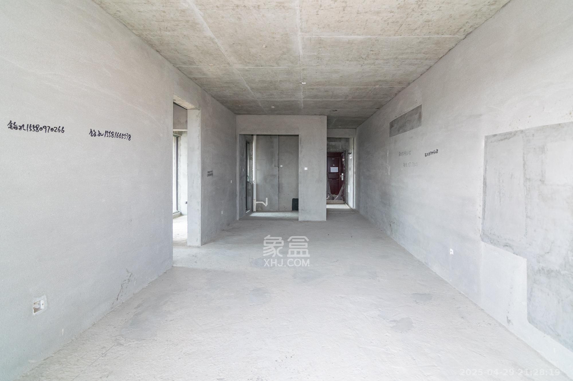 润和山水郡 3室2厅1卫 61.8万 润和山水郡 3室2厅1卫 61.8万客厅