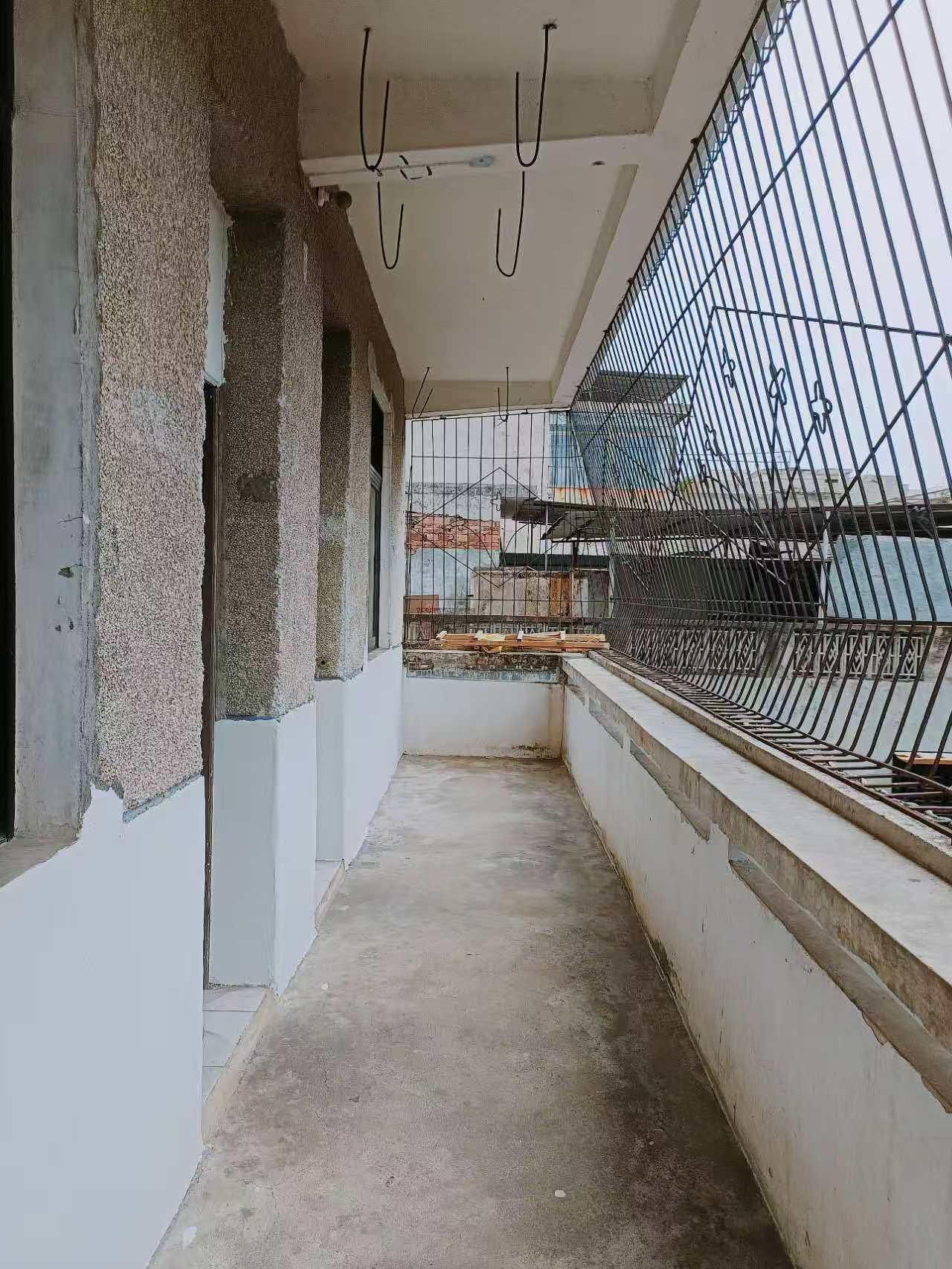 市公安局大同里宿舍区(大同一横路2号单位宿舍) 3室2厅1卫 2100.0元/月 市公安局大同里宿舍区(大同一横路2号单位宿舍) 3室2厅1卫 2100.0元/月室内图