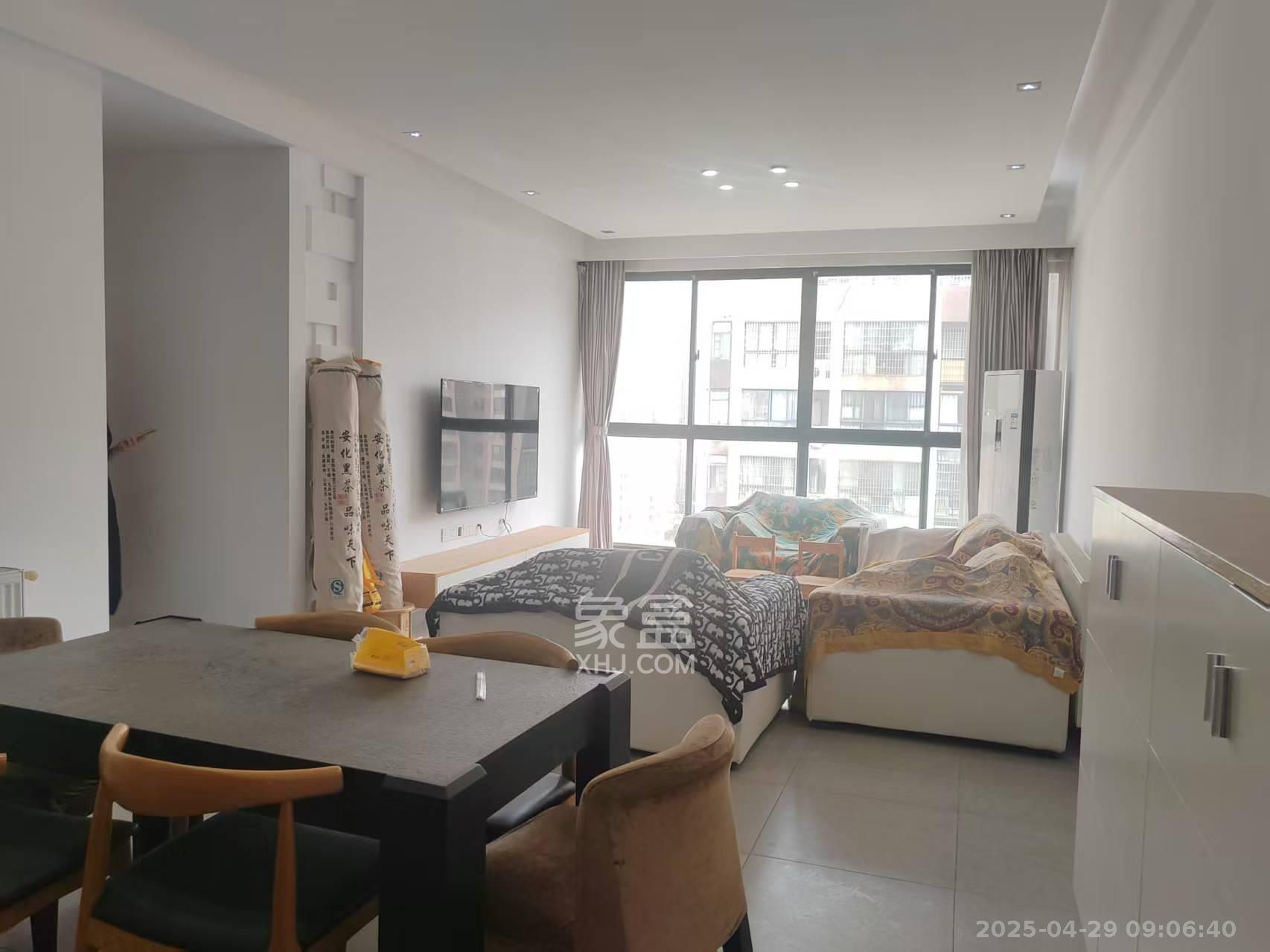 枫华府第 3室2厅2卫 2200.0元/月 枫华府第 3室2厅2卫 2200.0元/月室内图