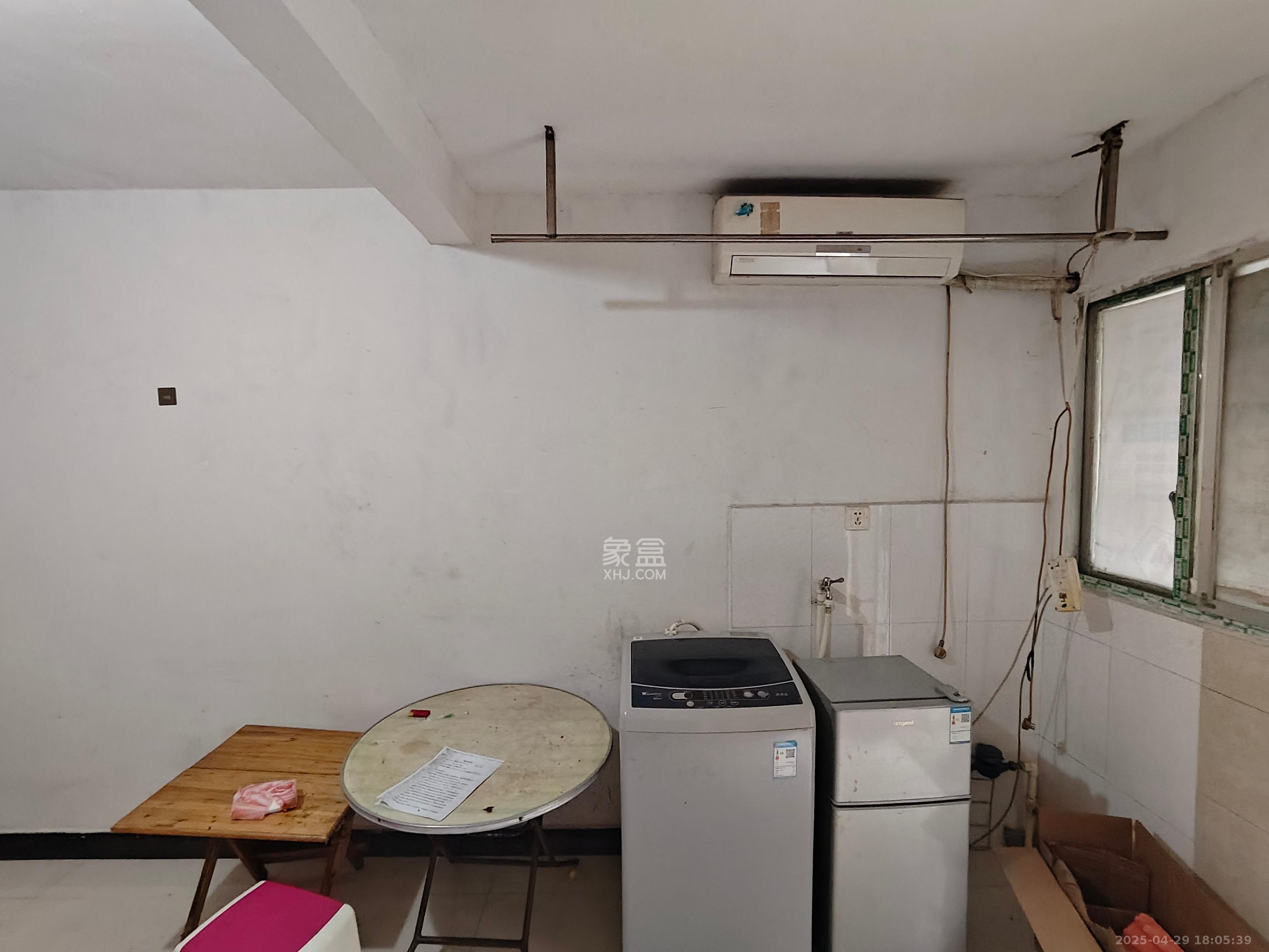 景塘家园  1室1厅1卫   1100.00元/月室内图