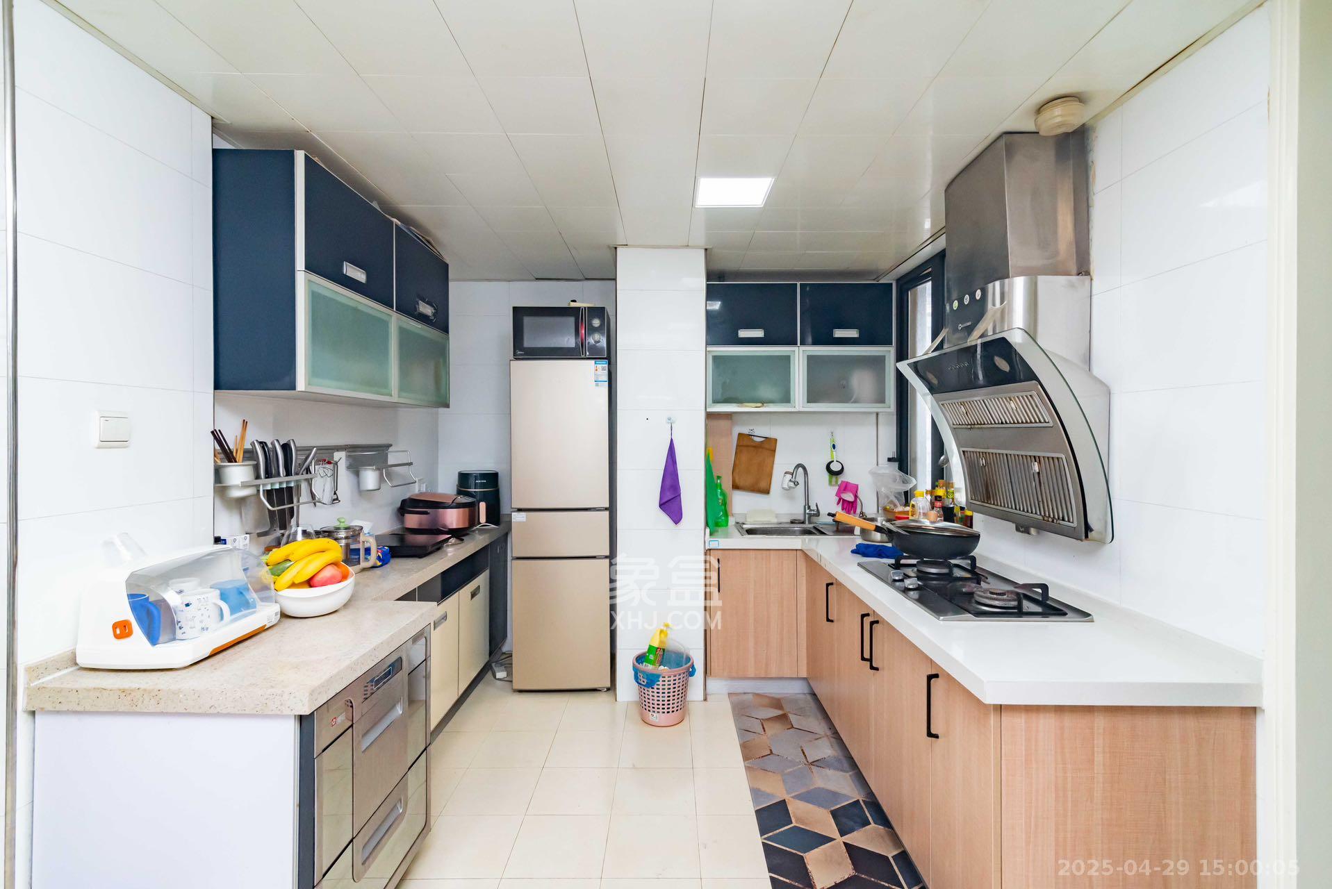 藏珑湖上国际花园 3室2厅2卫 3500.0元/月 藏珑湖上国际花园 3室2厅2卫 3500.0元/月室内图