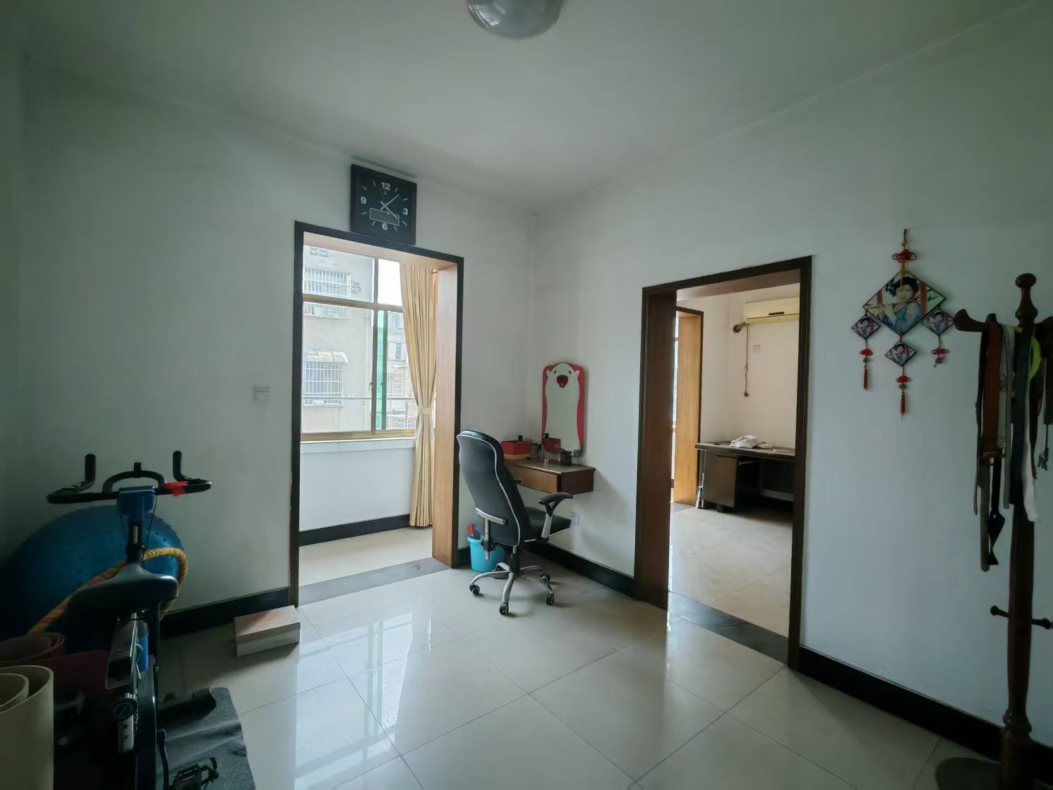 滨湖柴油机厂家属楼 4室2厅2卫 1200.0元/月 滨湖柴油机厂家属楼 4室2厅2卫 1200.0元/月室内图