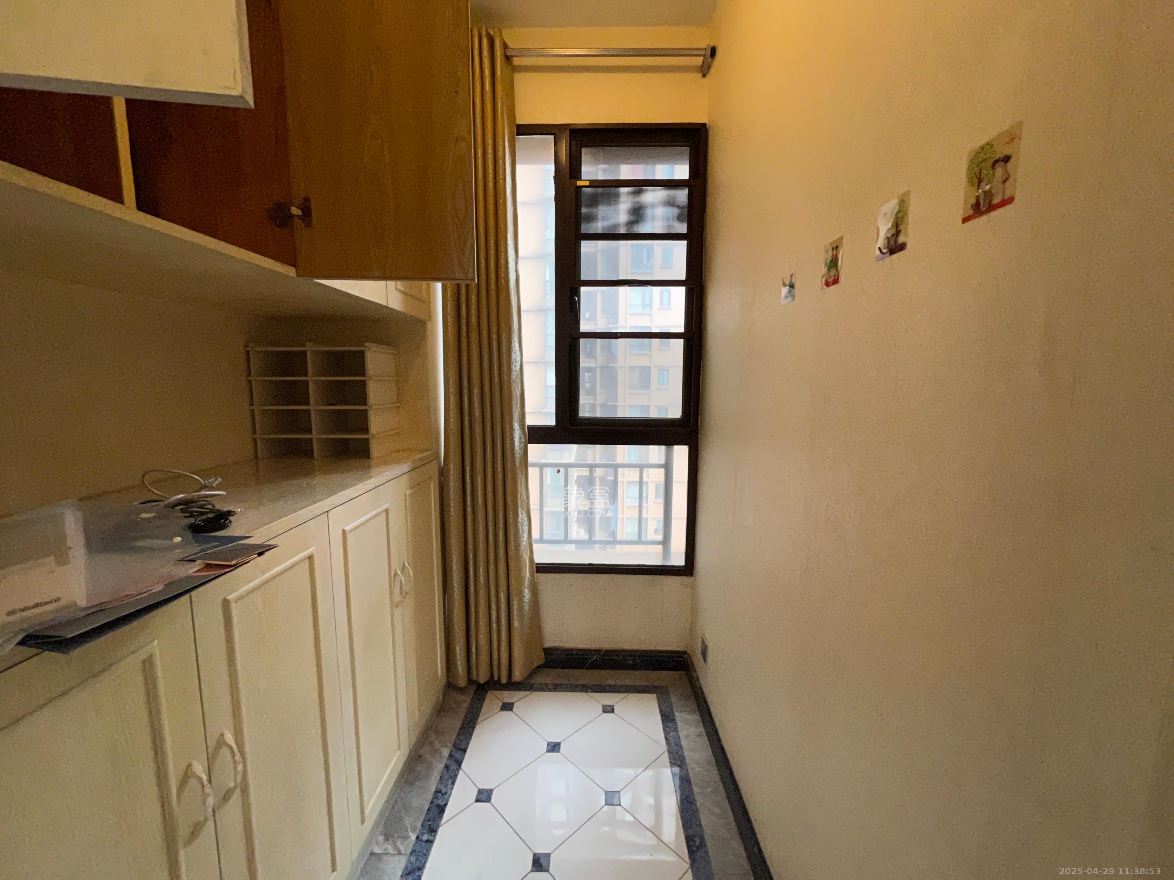 融科檀香山(融科紫檀、香山国际) 4室2厅2卫 4500.0元/月 融科檀香山(融科紫檀、香山国际) 4室2厅2卫 4500.0元/月室内图