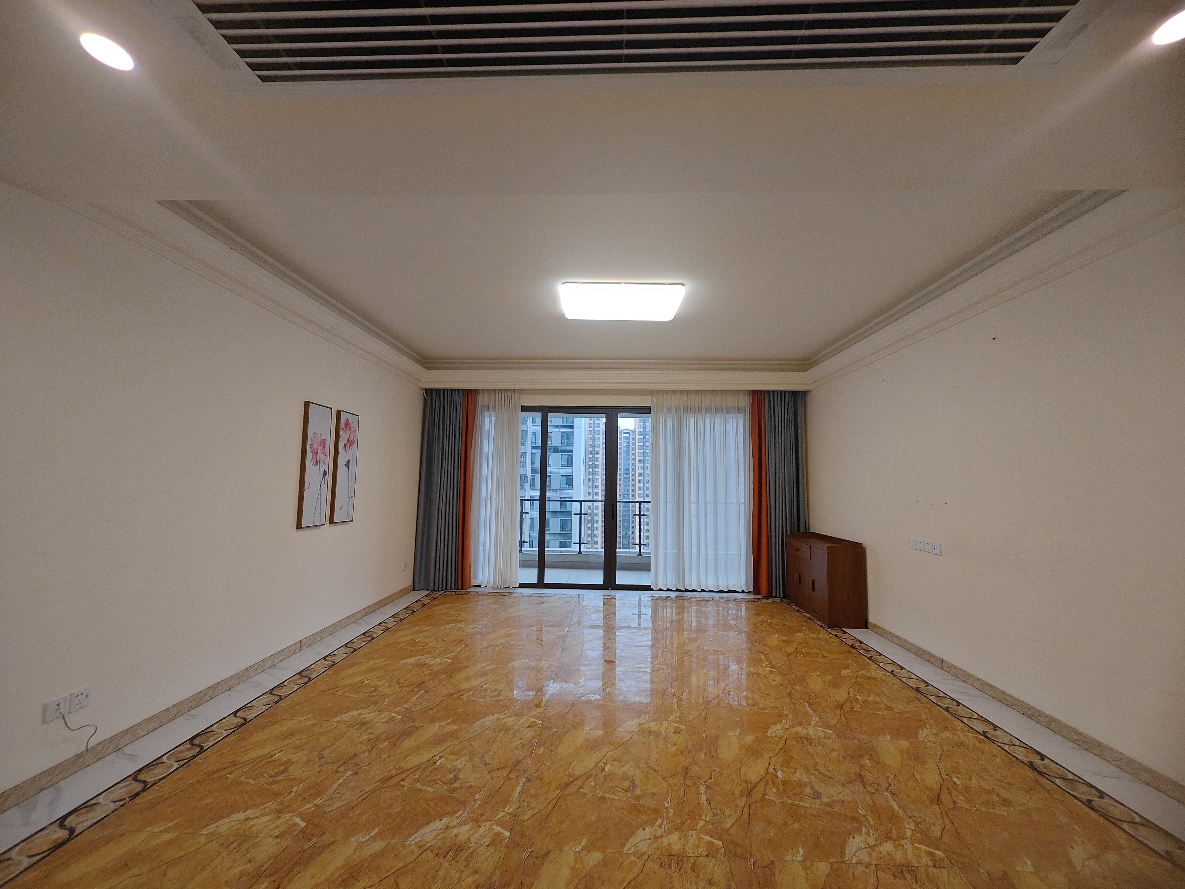 富力碧桂园衡中心  4室2厅3卫   3800.00元/月室内图