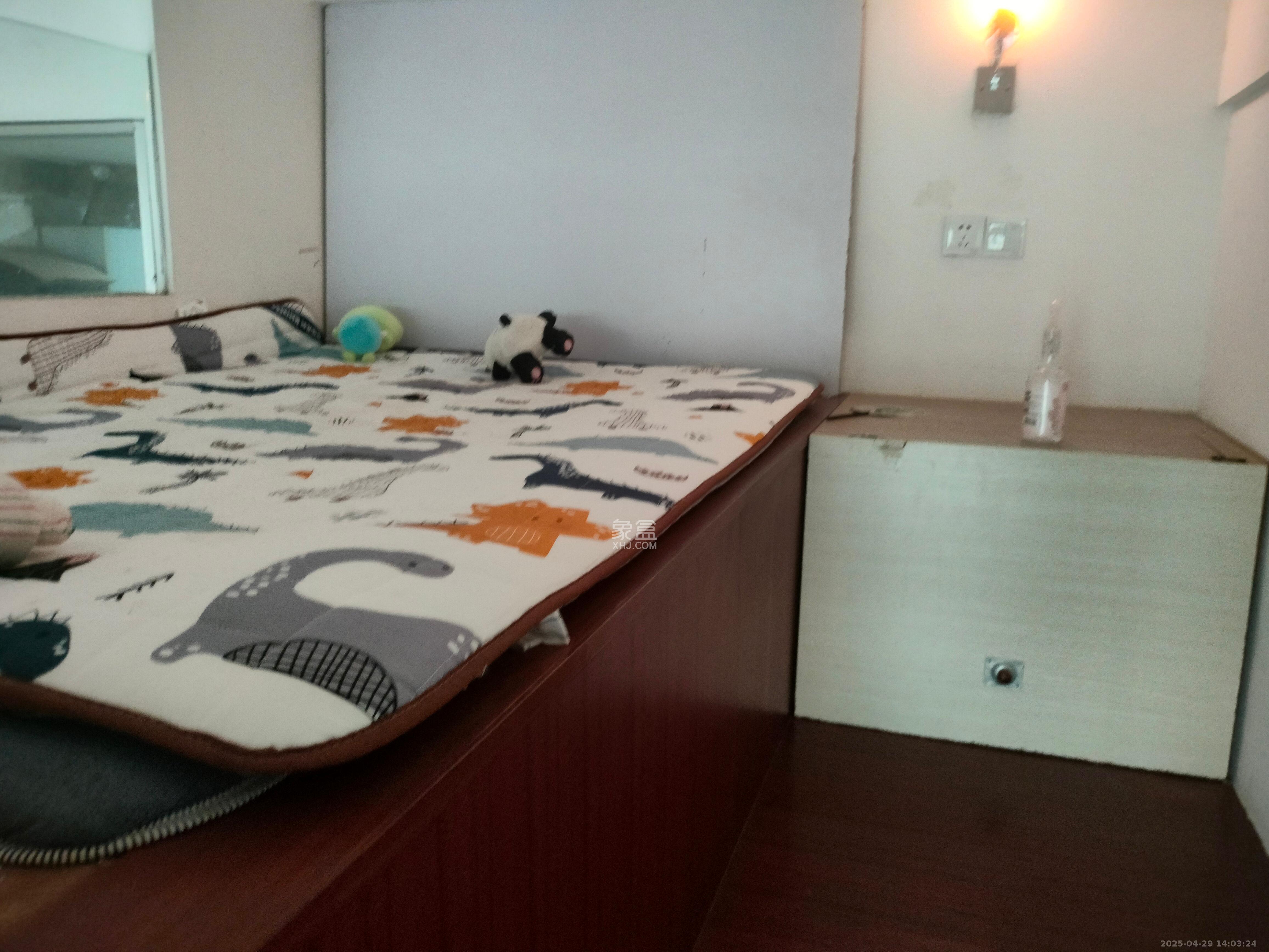 华瑞电子商厦（湖南科佳摄影城）  1室1厅1卫   1200.00元/月室内图