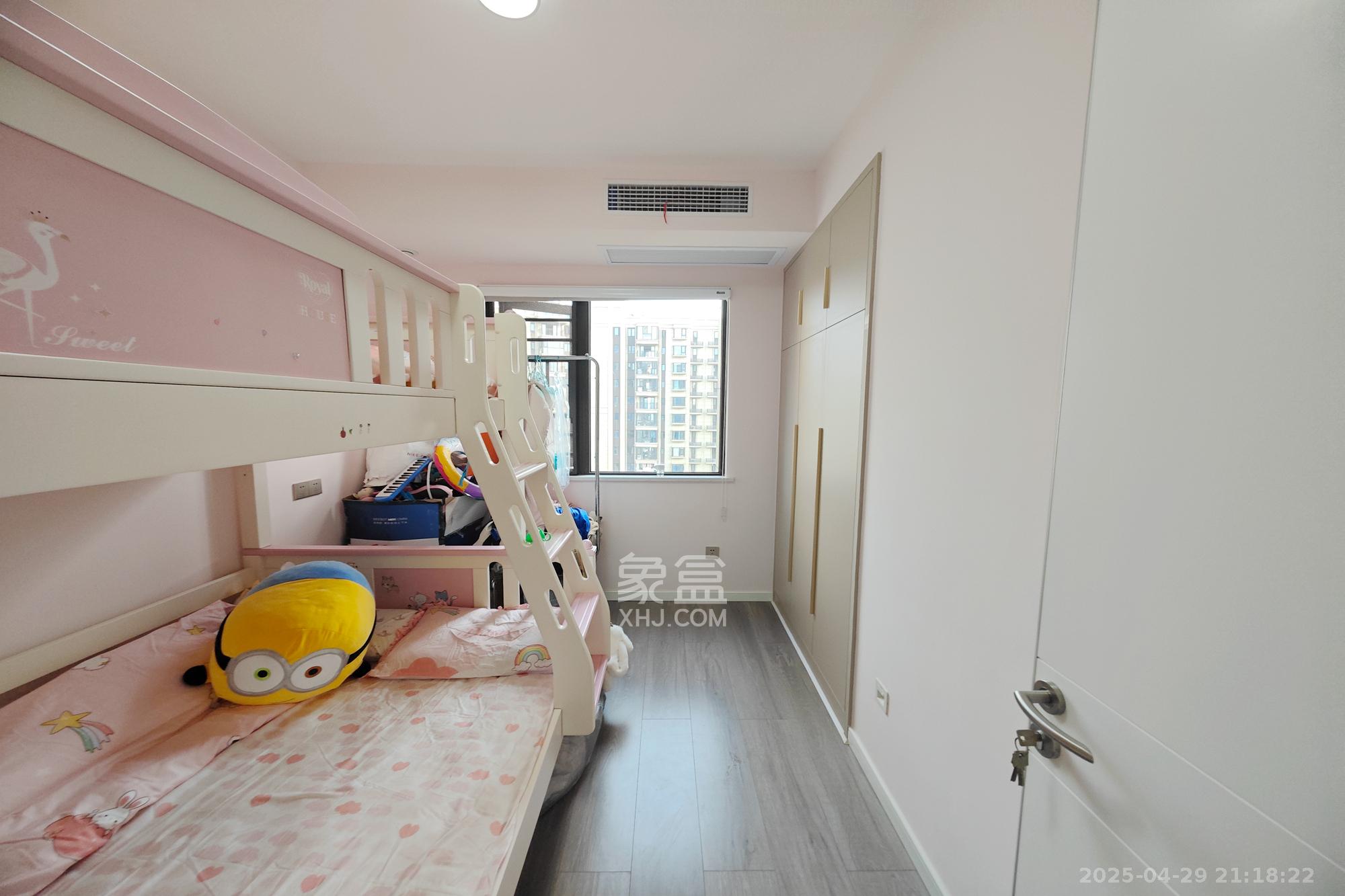 保利大都汇一期、二期  4室2厅2卫    175.0万 保利大都汇一期、二期  4室2厅2卫    175.0万卧室