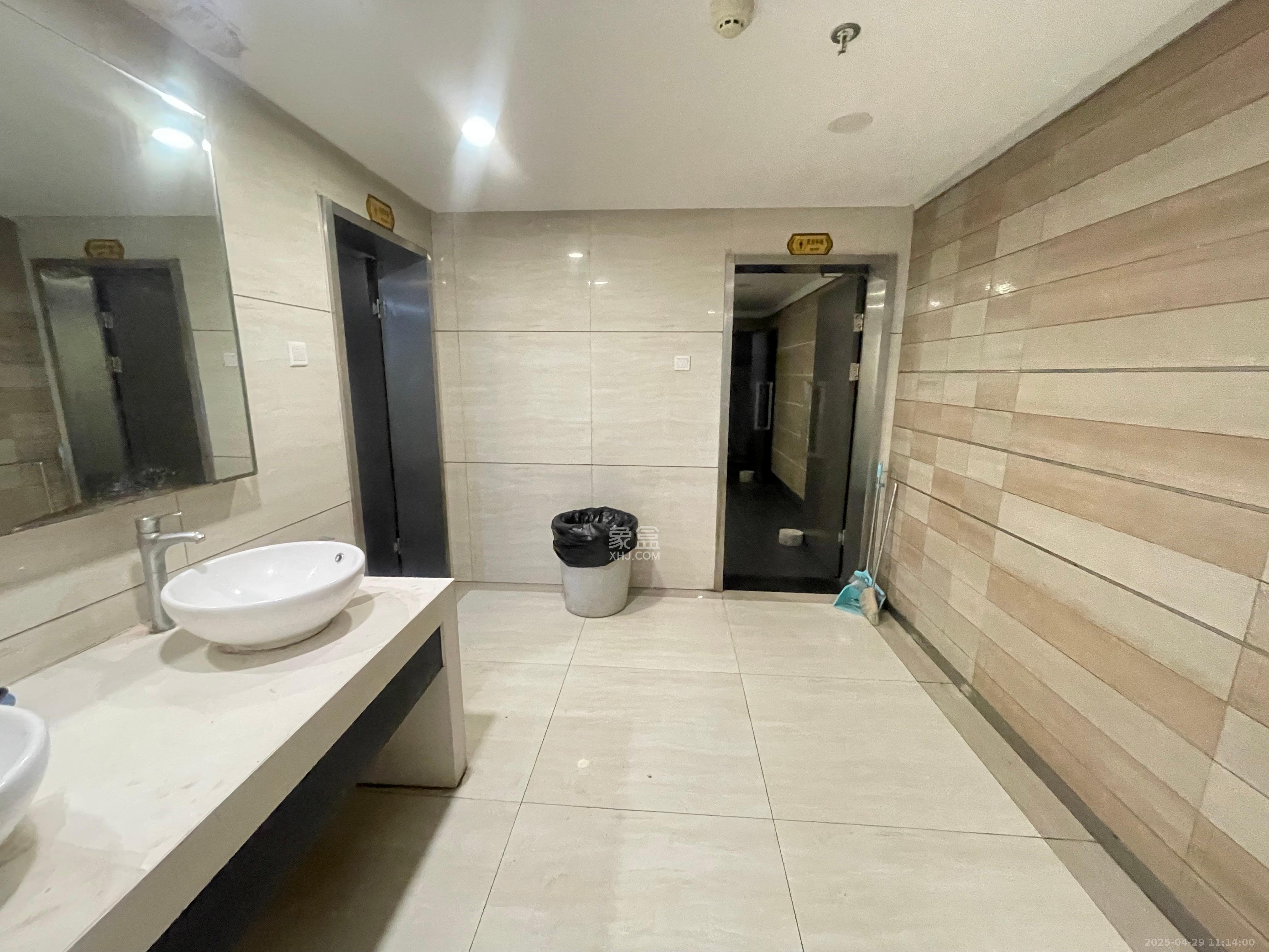 大财门公寓 1室1厅1卫 1700.0元/月 大财门公寓 1室1厅1卫 1700.0元/月室内图