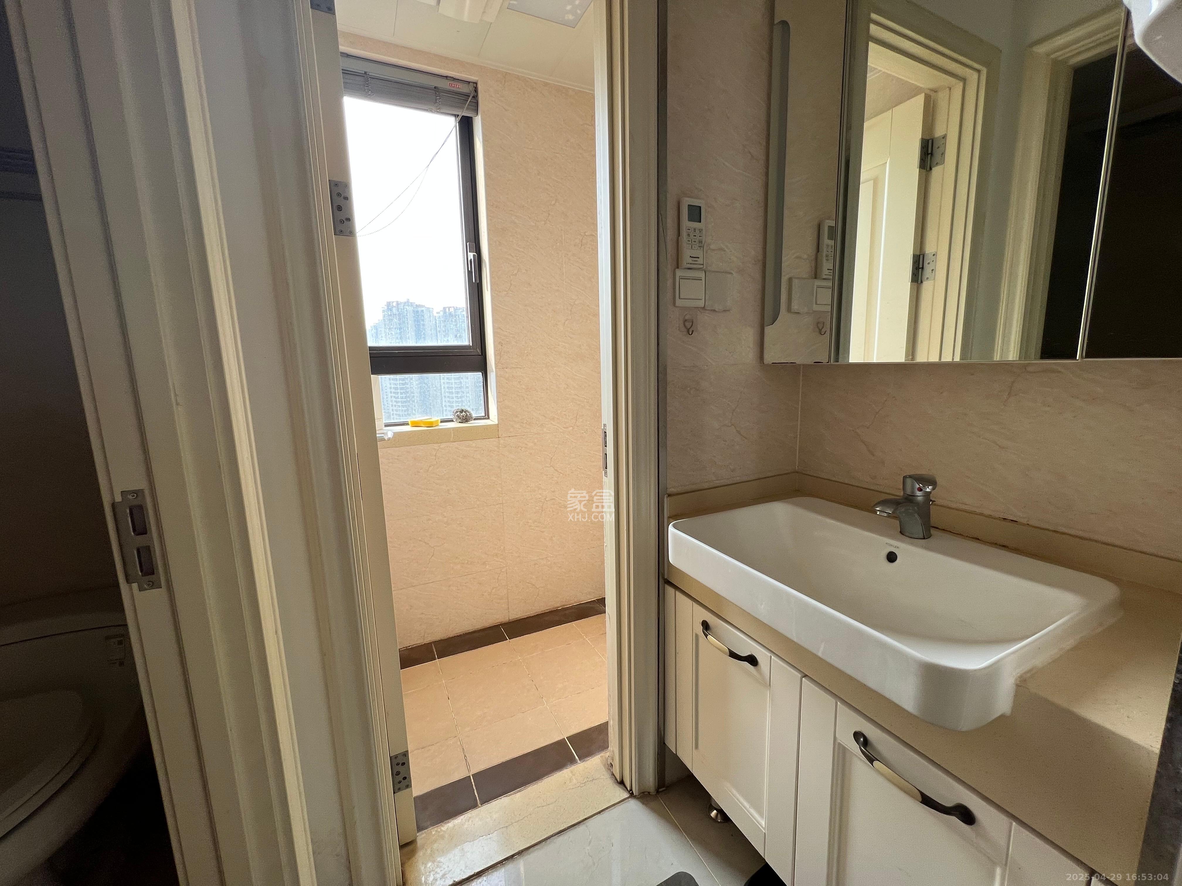 万科里金域国际 4室2厅2卫 4200.0元/月 万科里金域国际 4室2厅2卫 4200.0元/月室内图