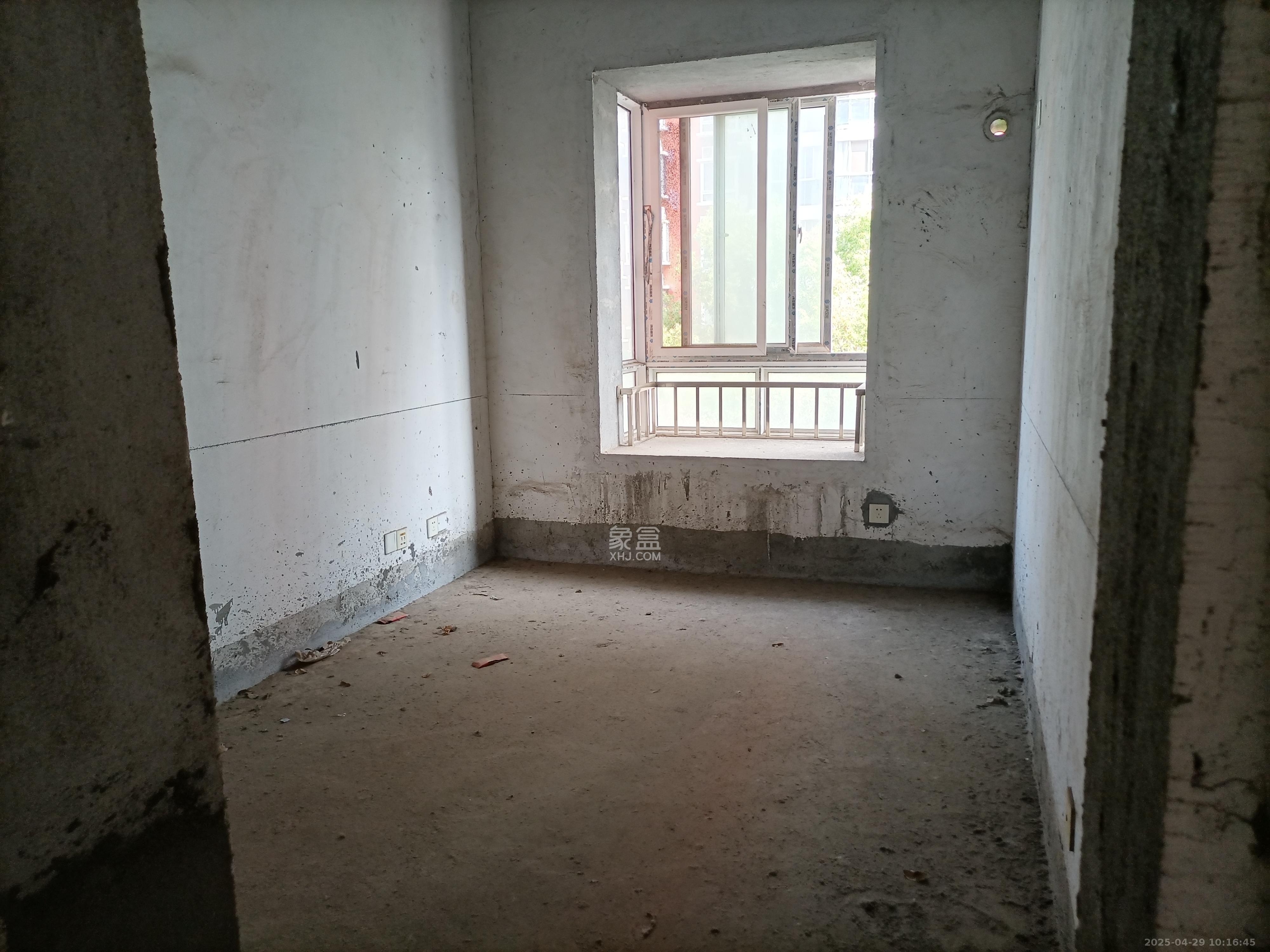 友谊嘉园  4室2厅2卫    1600.0元/月 友谊嘉园  4室2厅2卫    1600.0元/月室内图