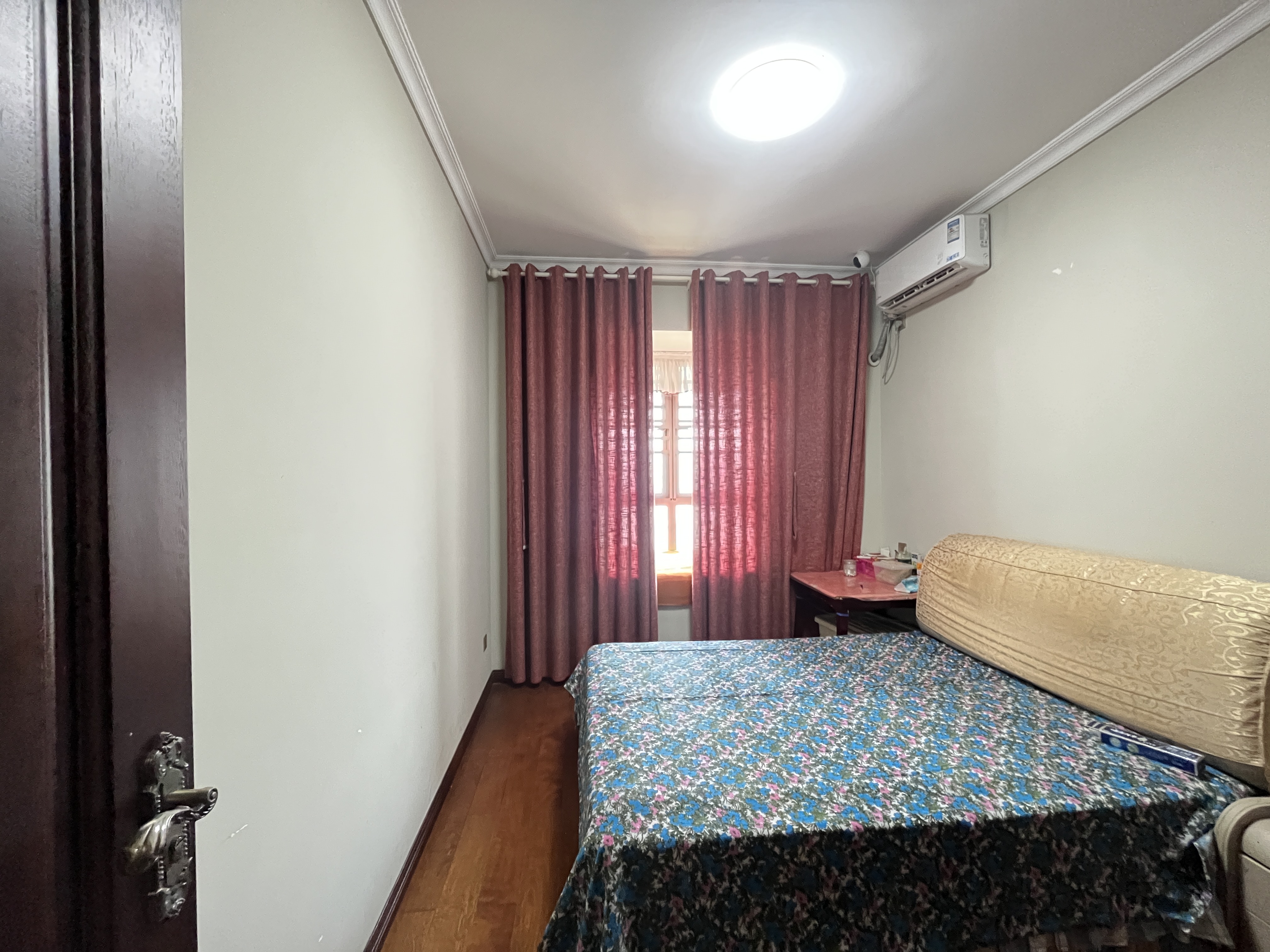 环保欣苑 4室2厅2卫 145.8万 环保欣苑 4室2厅2卫 145.8万客厅