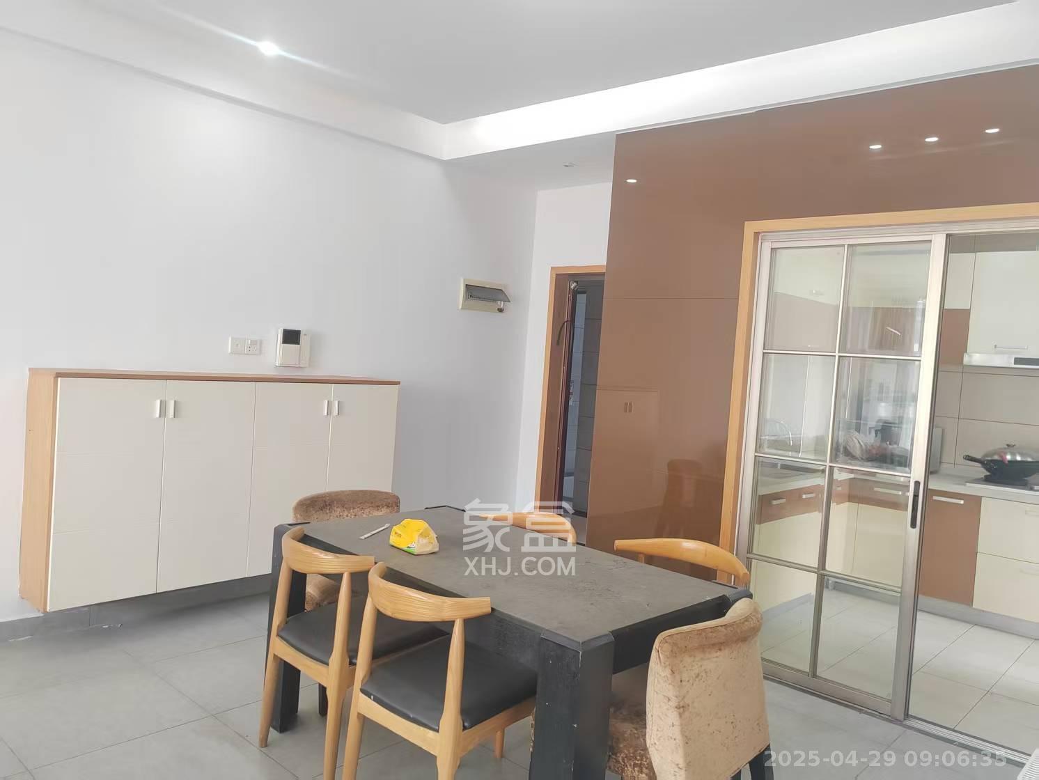 枫华府第 3室2厅2卫 2200.0元/月 枫华府第 3室2厅2卫 2200.0元/月室内图