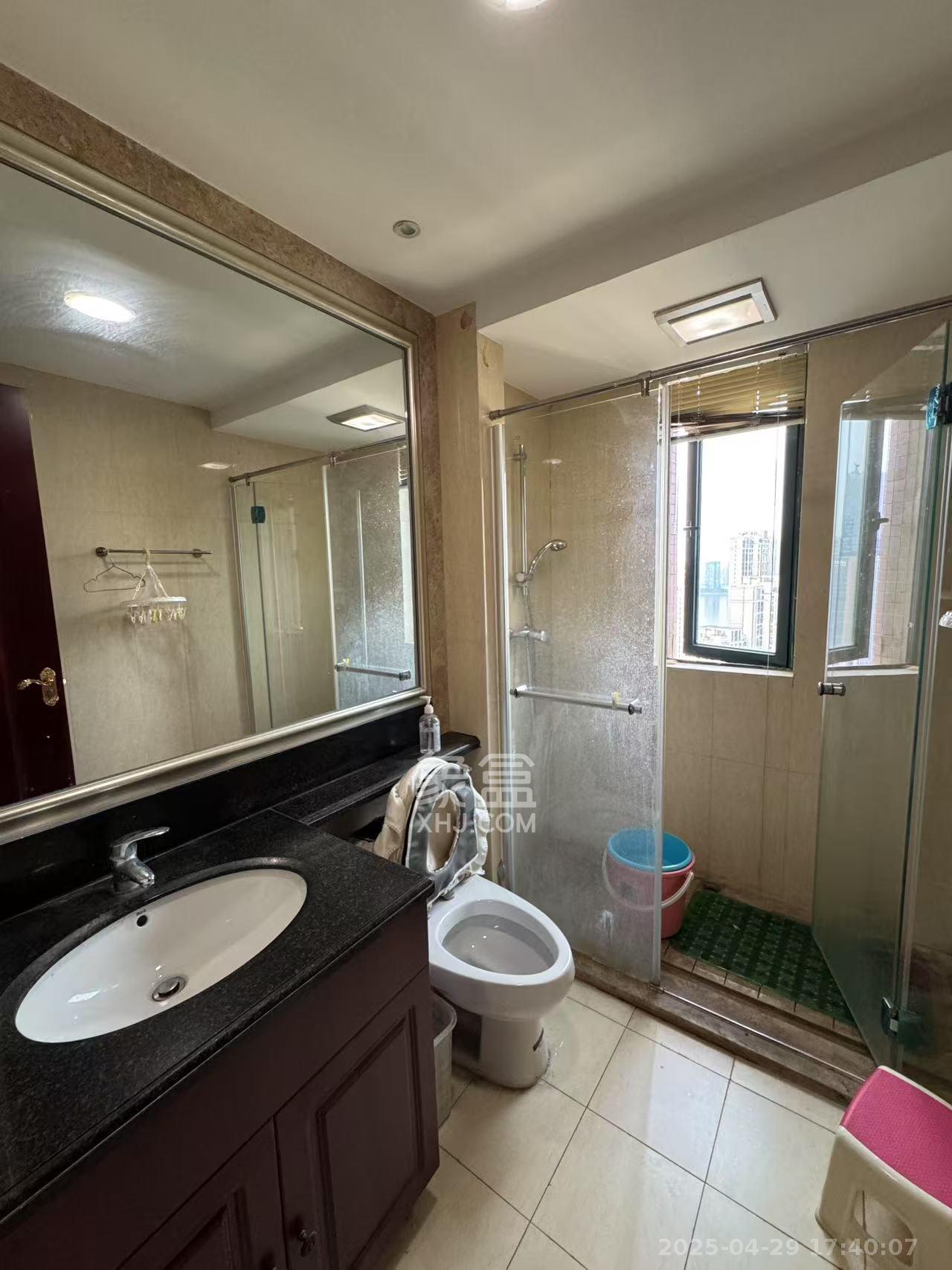 恒大御景湾 3室2厅2卫 3300.0元/月 恒大御景湾 3室2厅2卫 3300.0元/月室内图