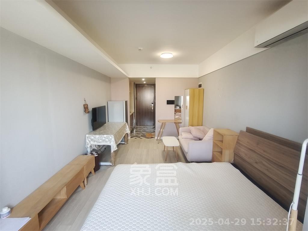 万科金域缇香  1室1厅1卫   2000.00元/月