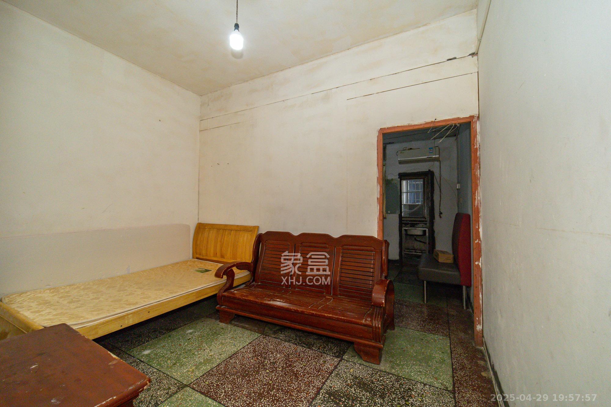 星沙一区  3室1厅1卫    238.0万 星沙一区  3室1厅1卫    238.0万