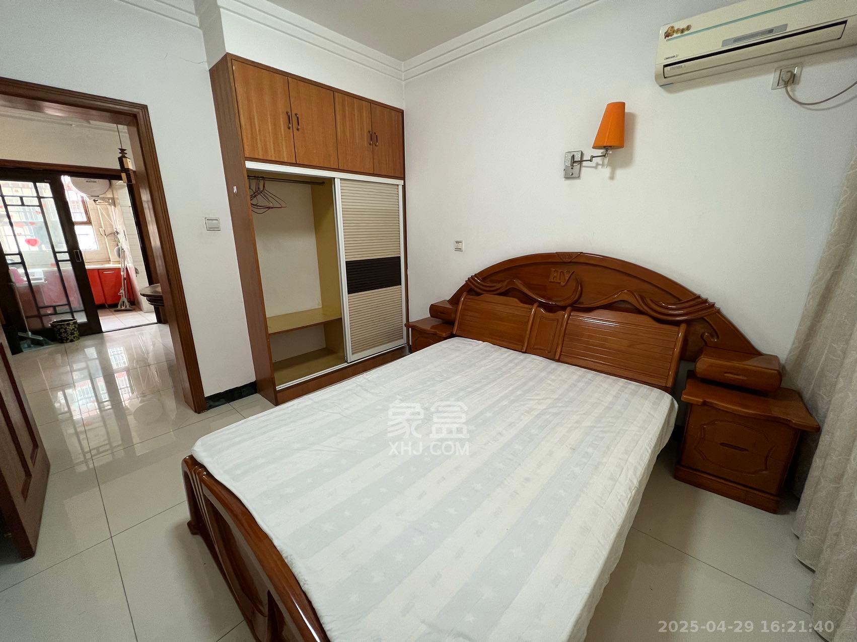 高桥火焰市场 3室2厅1卫 2300.0元/月 高桥火焰市场 3室2厅1卫 2300.0元/月室内图