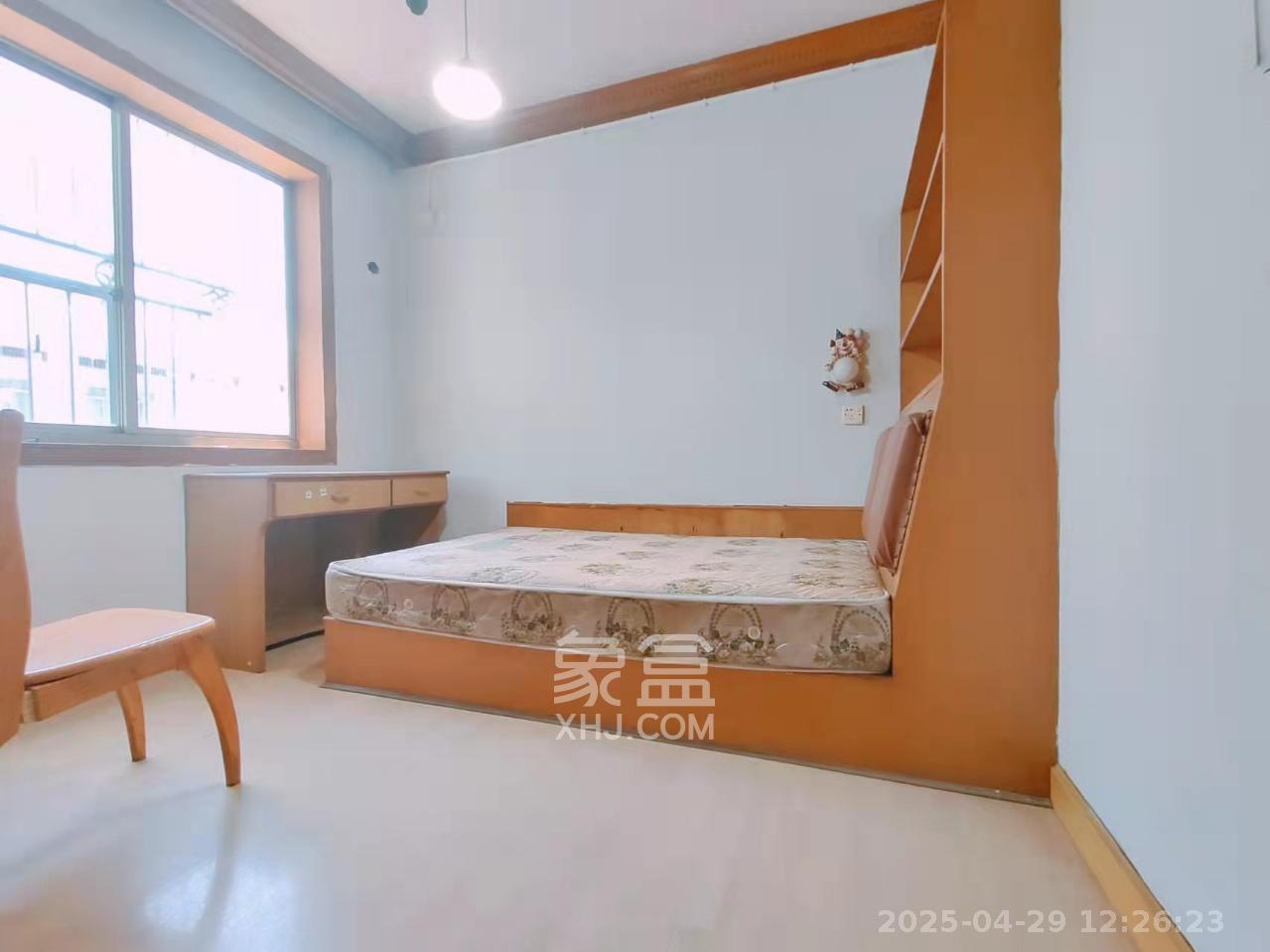 湖南省疾控中心宿舍  2室2厅1卫    2600.0元/月 湖南省疾控中心宿舍  2室2厅1卫    2600.0元/月室内图